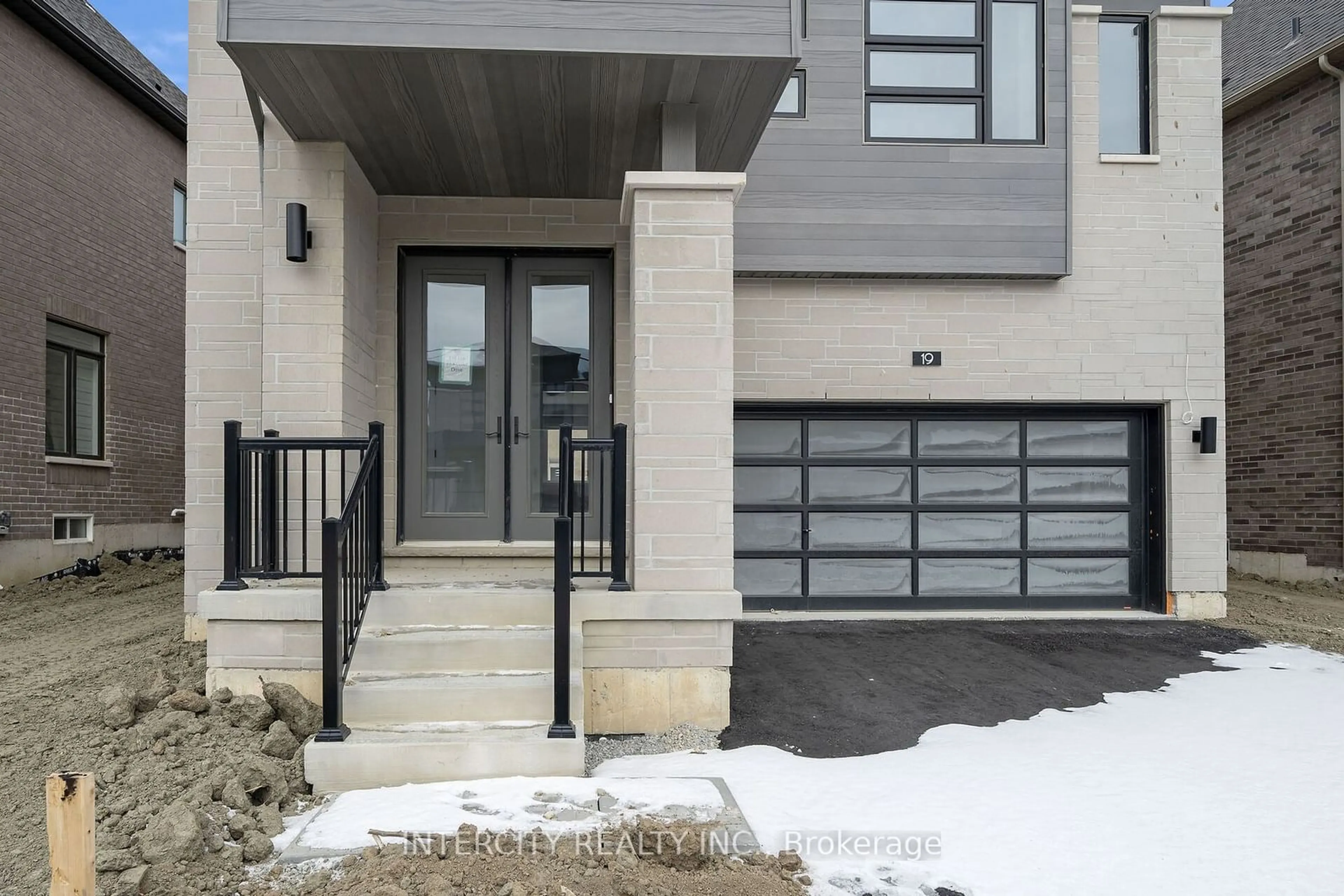 Indoor entryway for 19 Kessler Dr #Lot 116, Brampton Ontario L6R 4G2