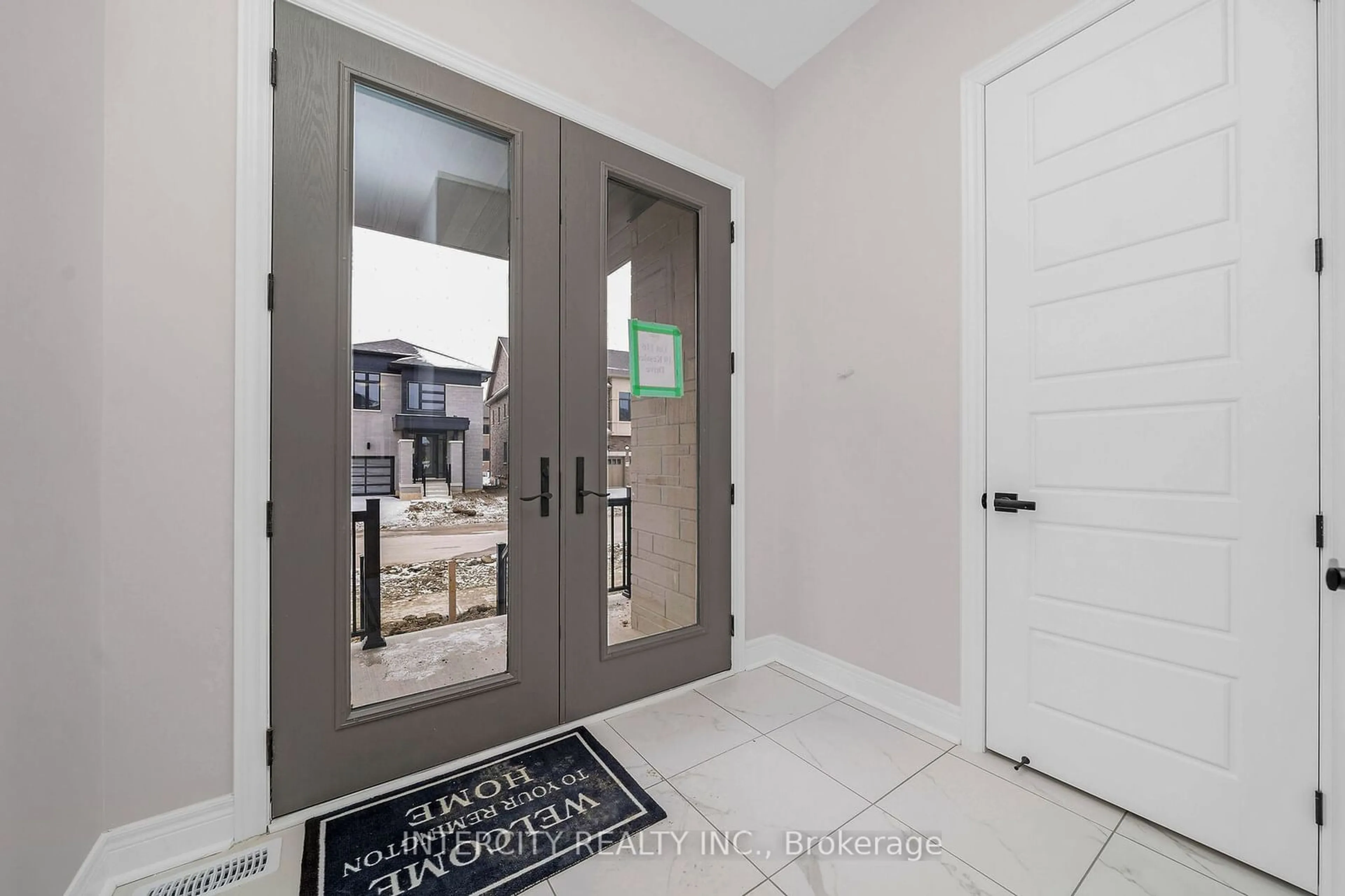 Indoor entryway for 19 Kessler Dr #Lot 116, Brampton Ontario L6R 4G2