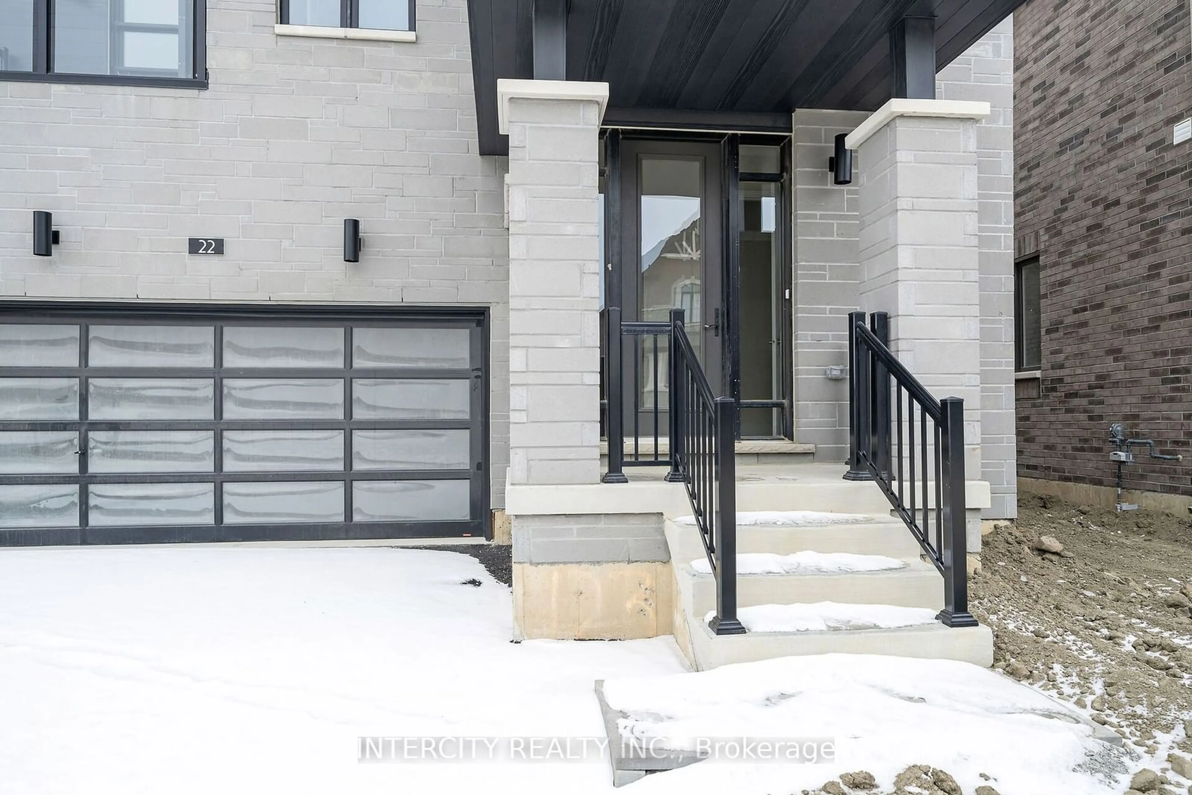 Indoor entryway for 22 Kessler Dr #Lot 123, Brampton Ontario L6R 4G2