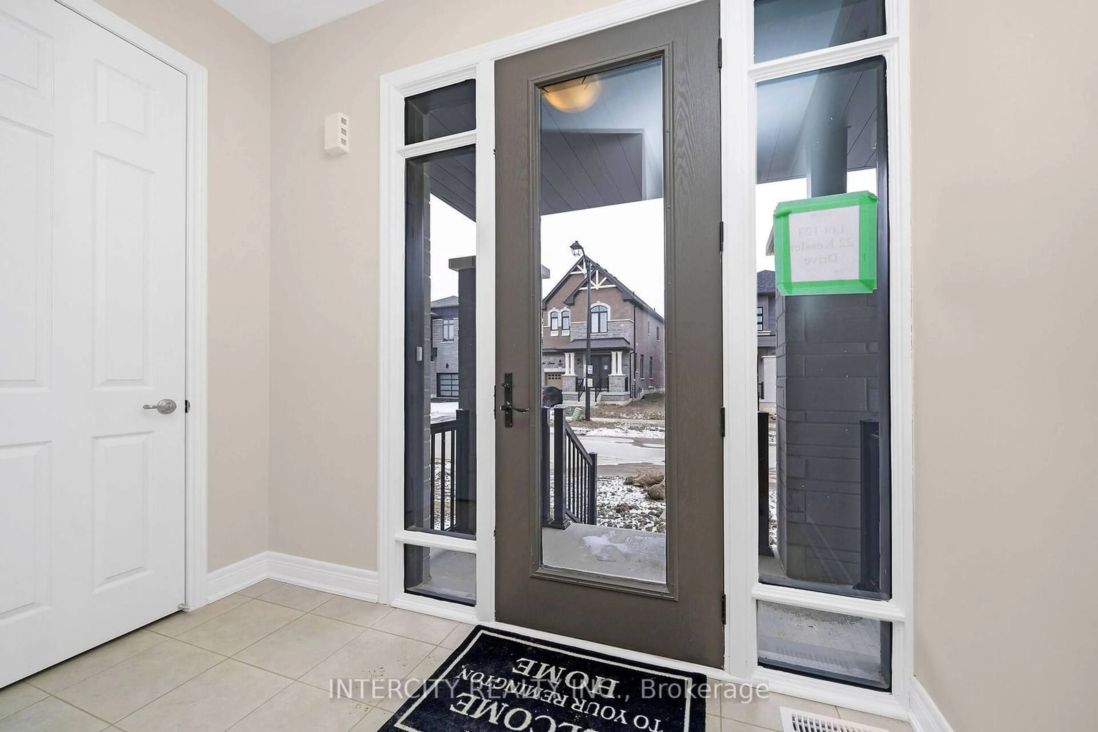 Indoor entryway for 22 Kessler Dr #Lot 123, Brampton Ontario L6R 4G2