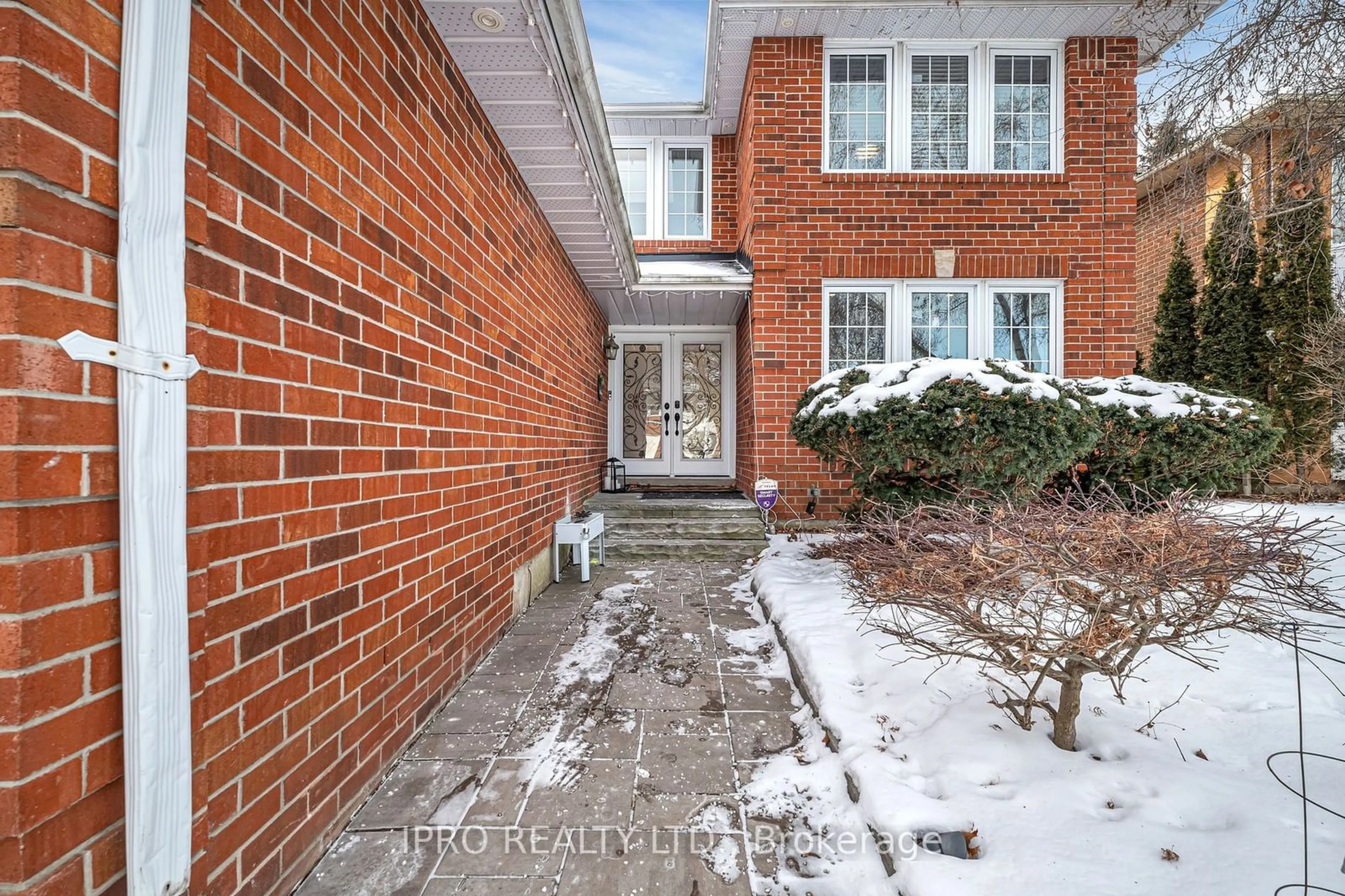 Home with brick exterior material, street for 66 Barr Cres, Brampton Ontario L6Z 3E2