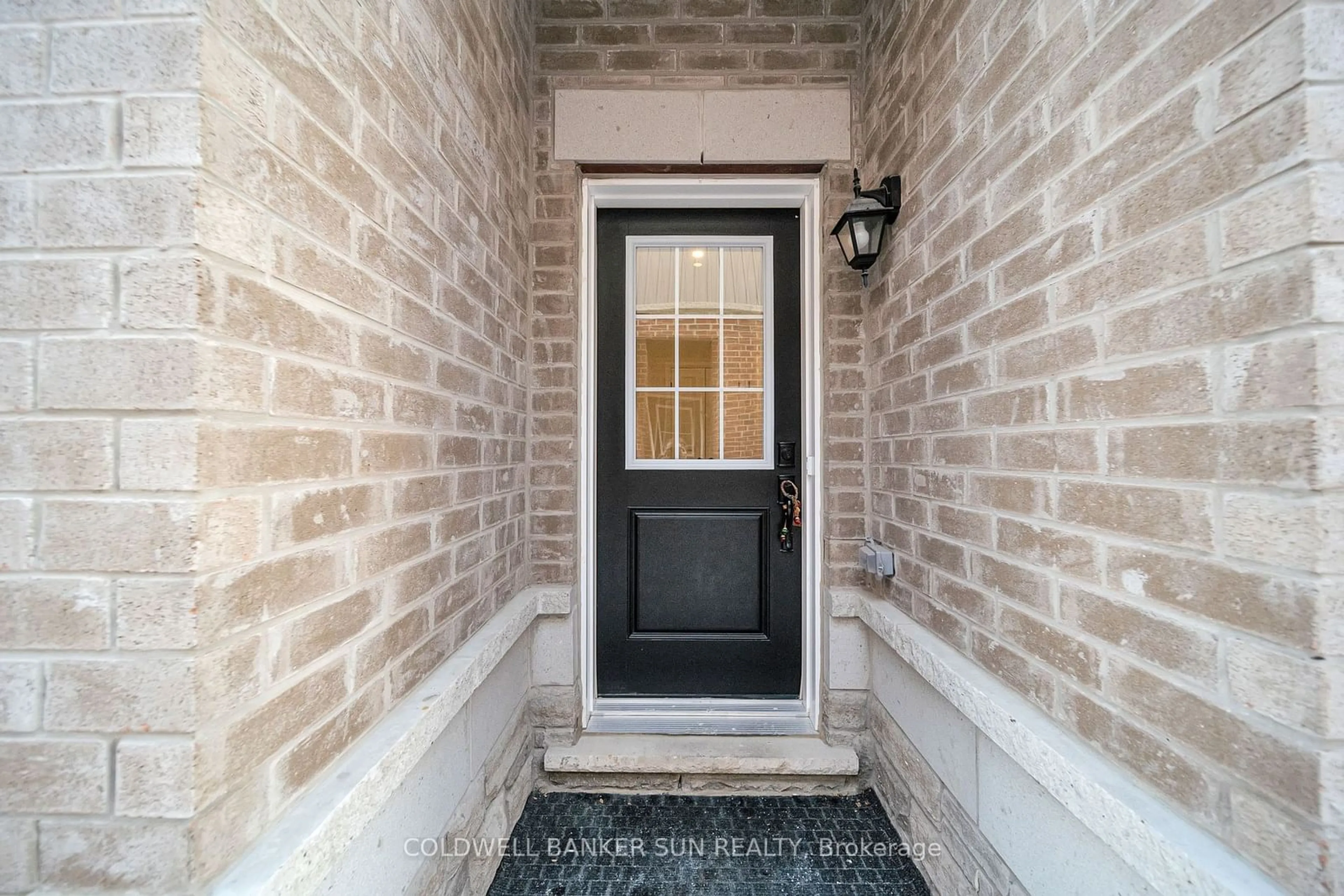 Indoor entryway for 25 Brixham Lane, Brampton Ontario L7A 5K2