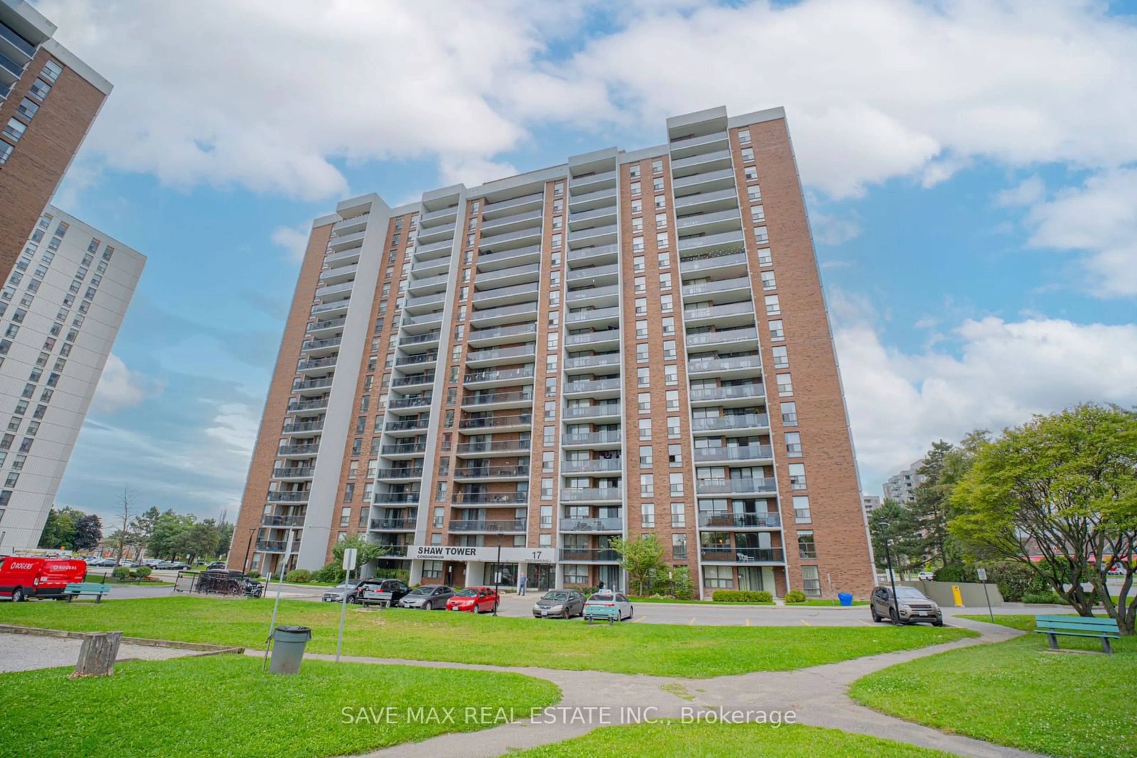 A pic from outside/outdoor area/front of a property/back of a property/a pic from drone, building for 17 Knightsbridge Rd #609, Brampton Ontario L6T 3X9