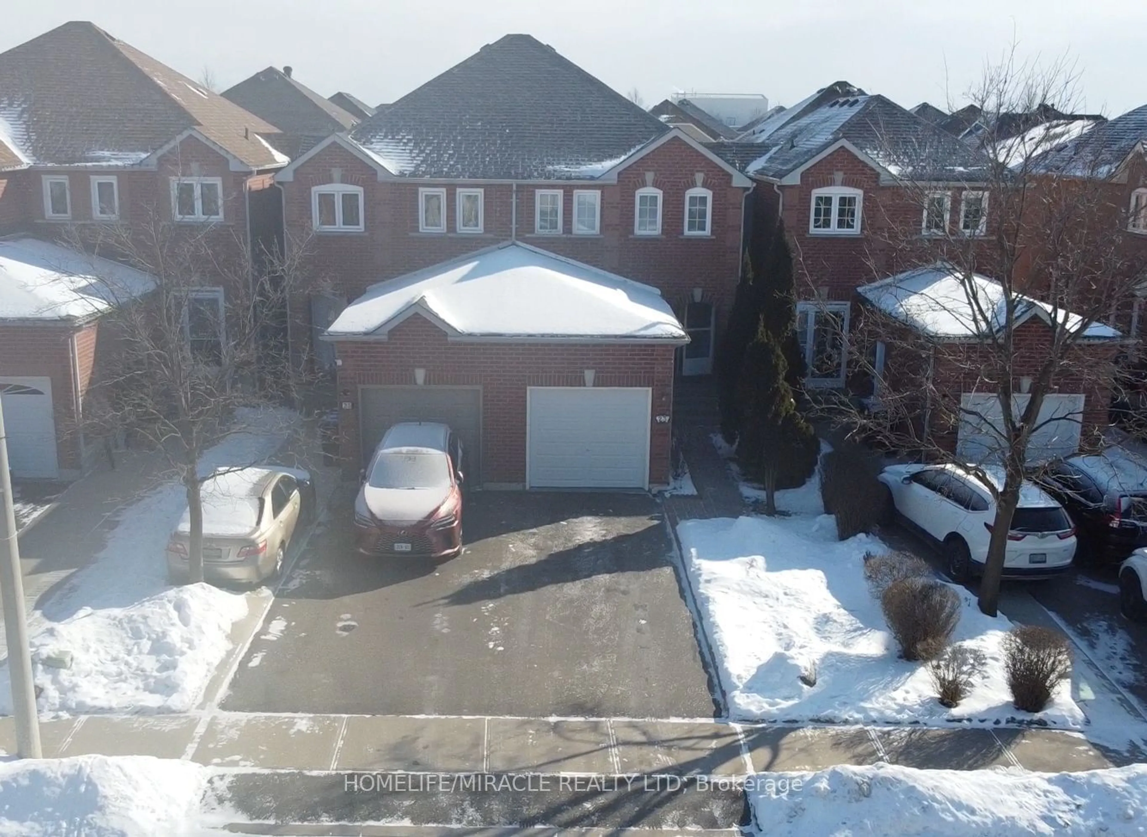 A pic from outside/outdoor area/front of a property/back of a property/a pic from drone, street for 23 Piane Ave, Brampton Ontario L6Y 4X8