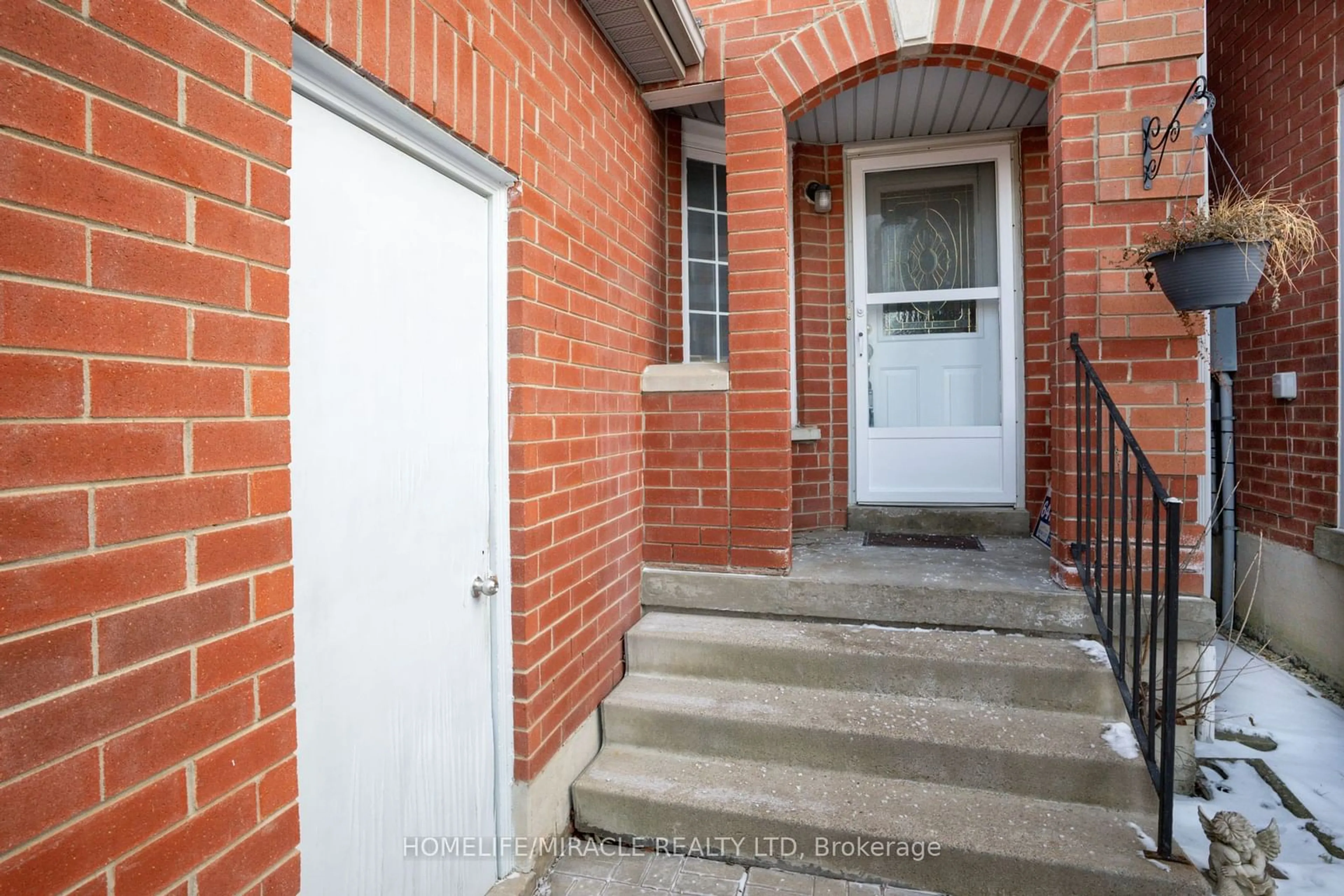 Indoor entryway for 23 Piane Ave, Brampton Ontario L6Y 4X8