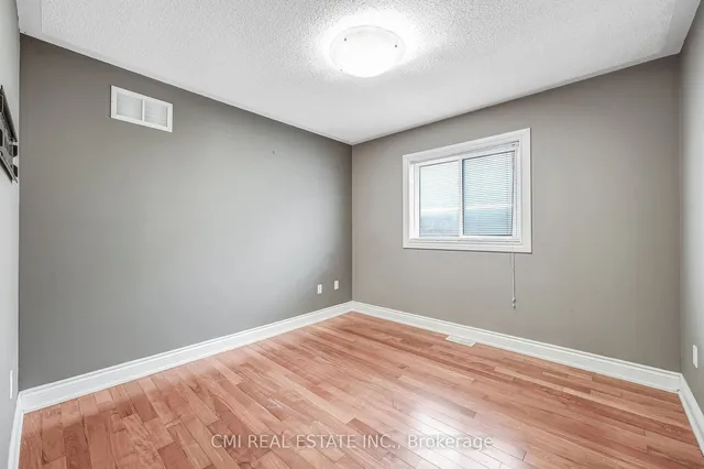 Additional property image - 54 Rockstep Crt