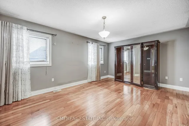 Additional property image - 54 Rockstep Crt