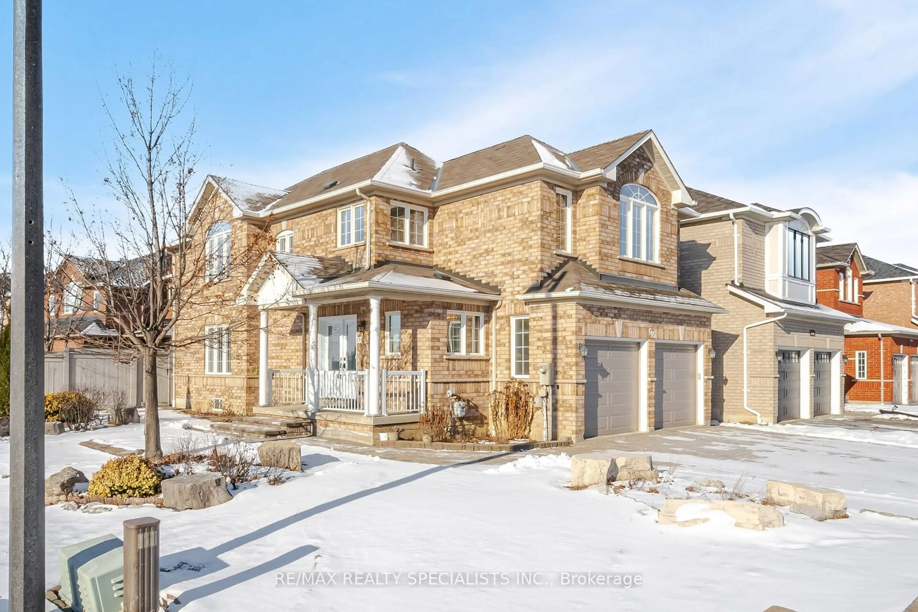 Home with brick exterior material, street for 615 Garden Walk, Mississauga Ontario L5W 1V9