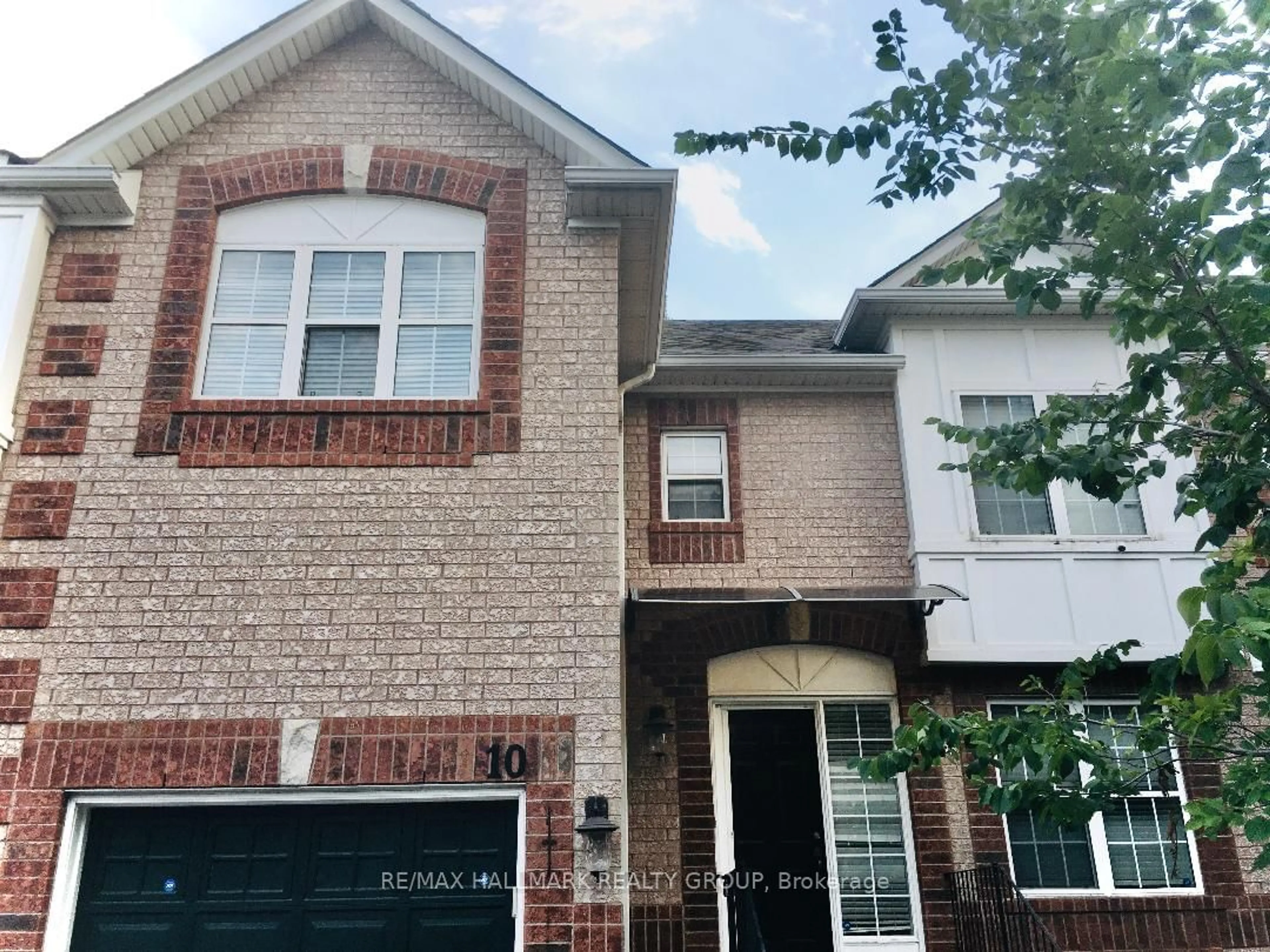 Home with brick exterior material, street for 199 Hillcrest Ave #10, Mississauga Ontario L5B 4L5