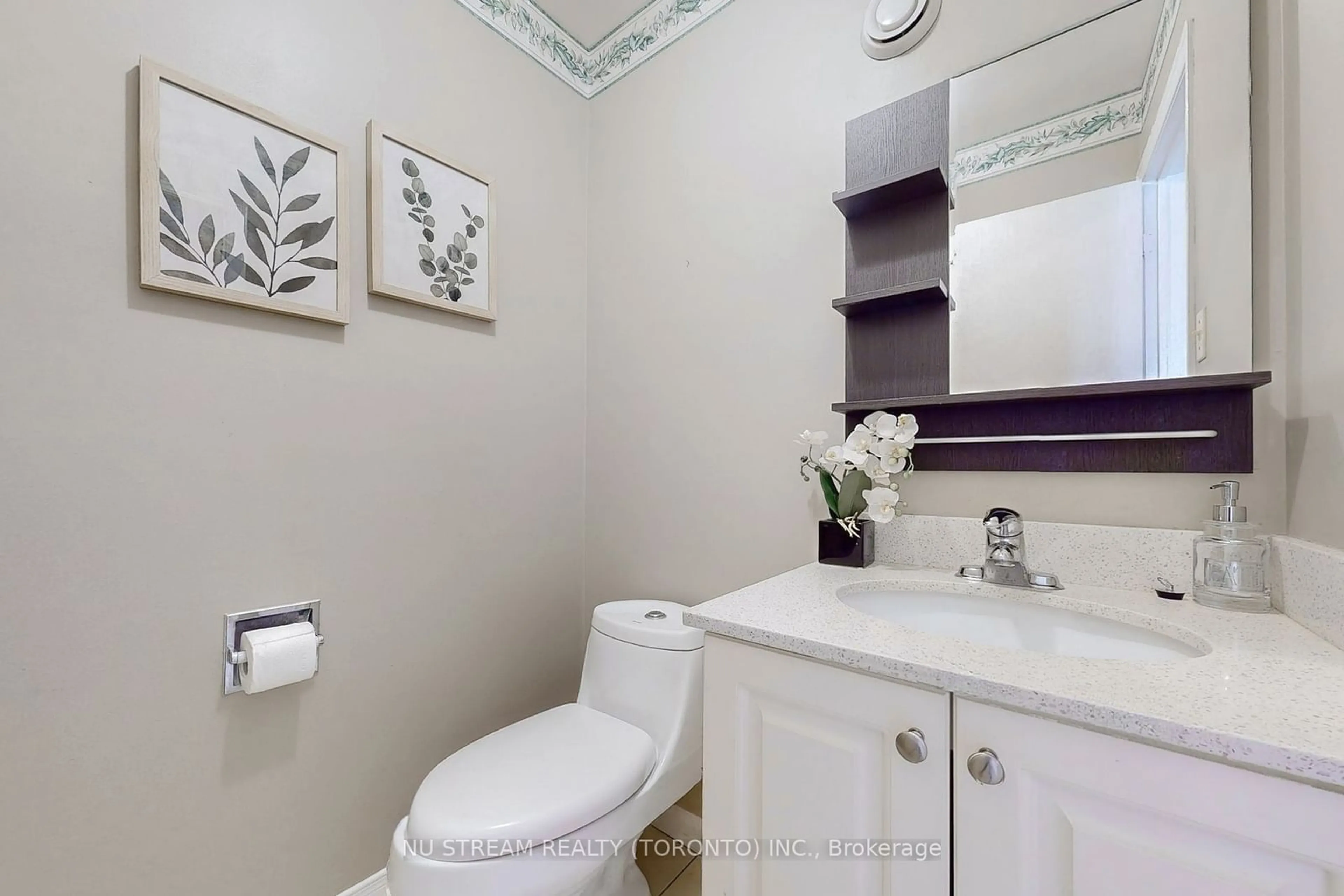 Standard bathroom, ceramic/tile floor for 1153 Sherwood Mills Blvd, Mississauga Ontario L5V 1S8