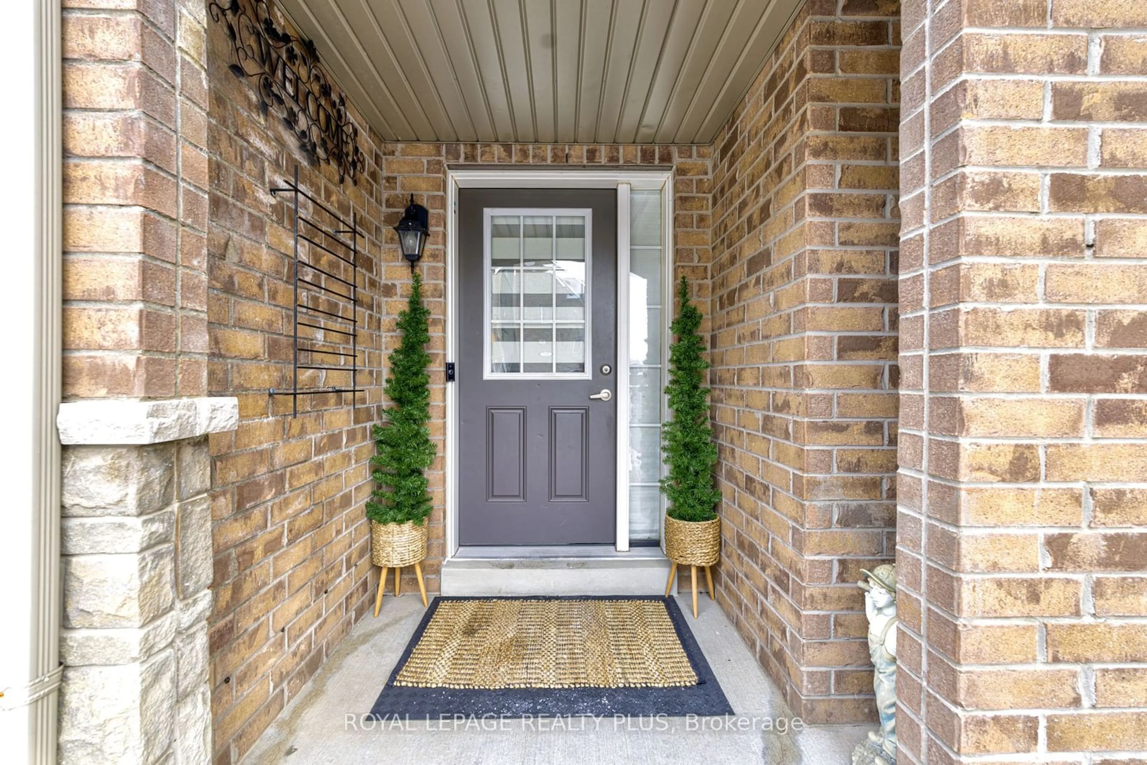 Indoor entryway for 3130 Boxford Cres #4, Mississauga Ontario L5M 0P4