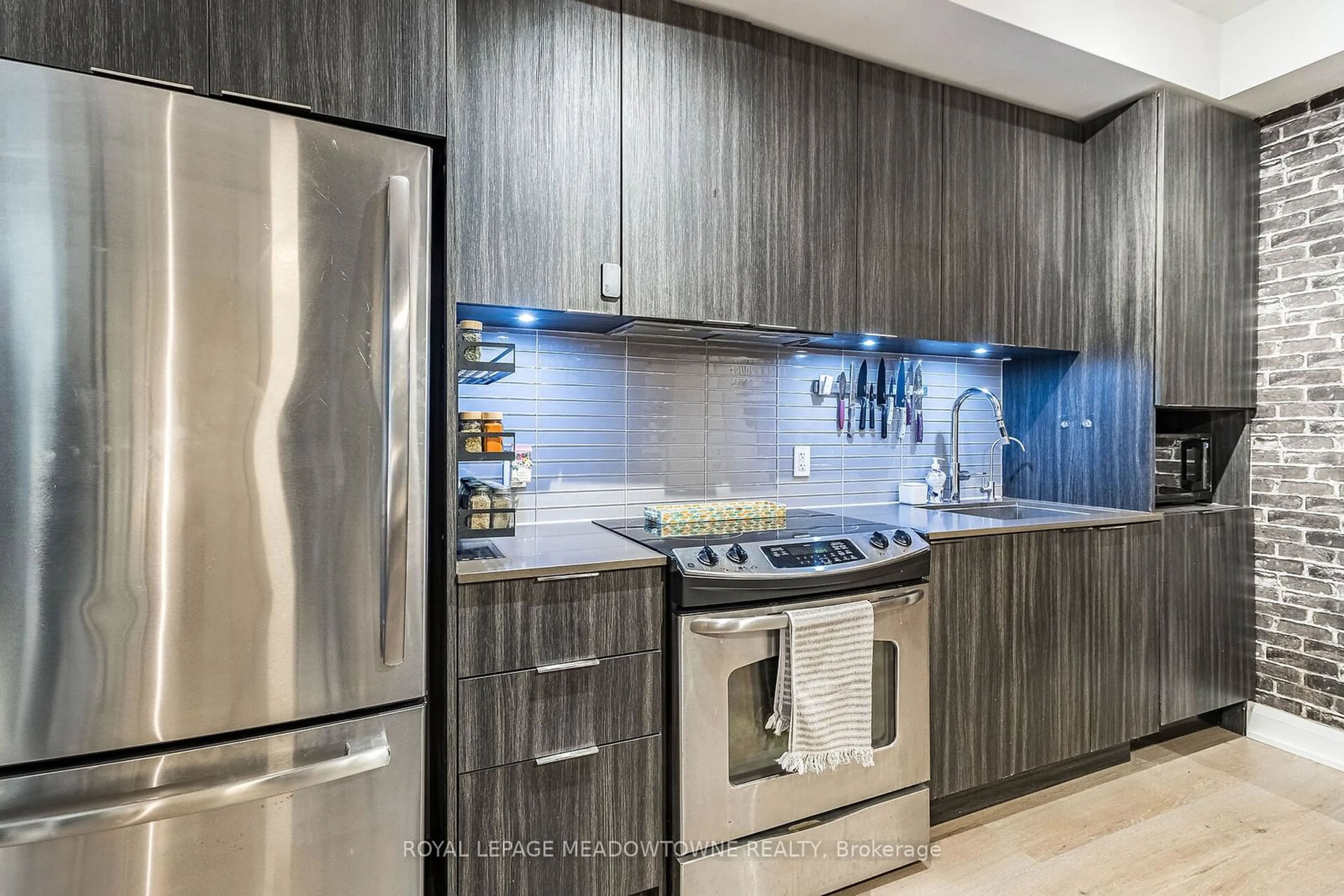 Contemporary kitchen, ceramic/tile floor for 110 Marine Parade Dr #606, Toronto Ontario M8V 0B6