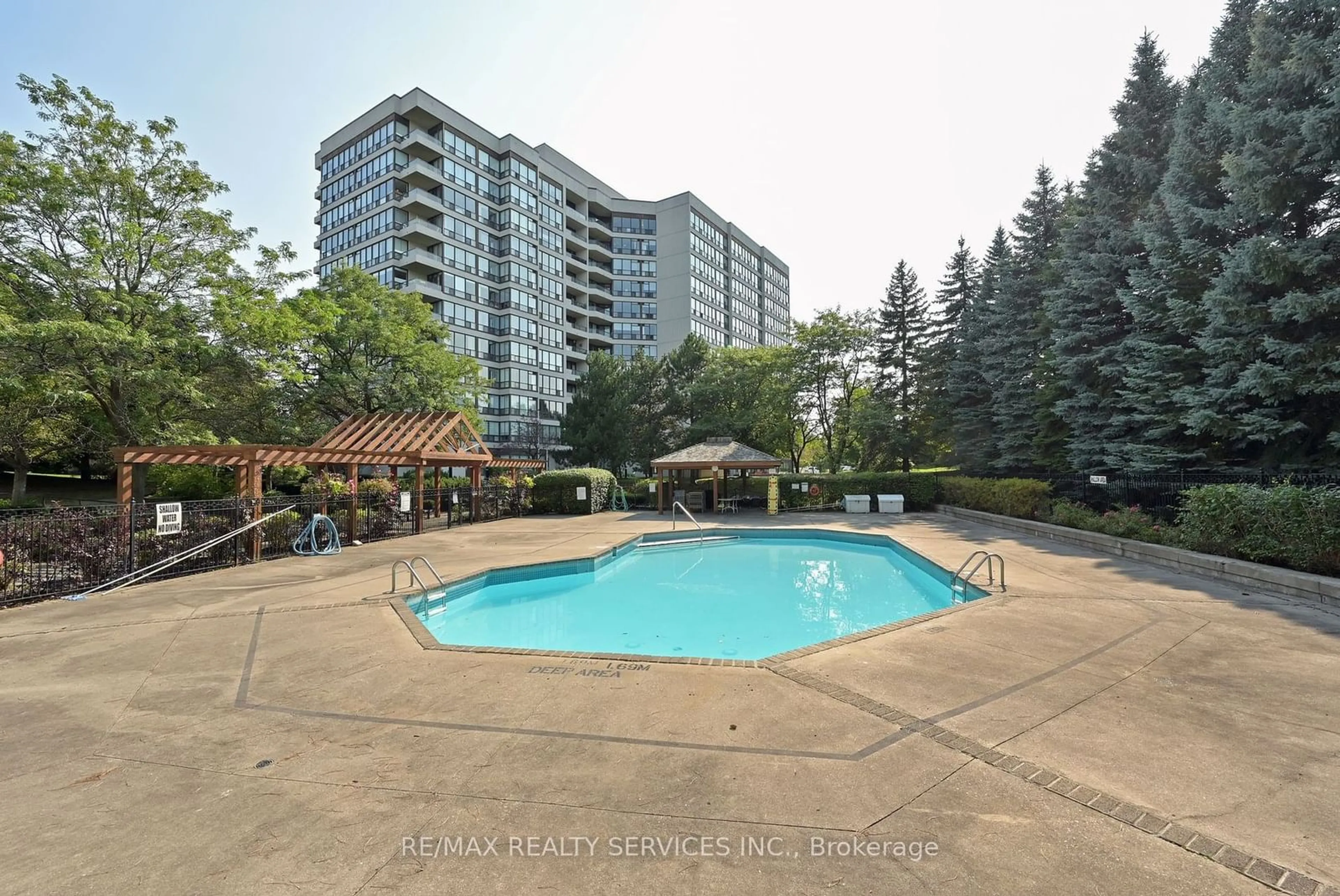 Pool for 10 Laurelcrest St ##1210, Brampton Ontario L6S 5Y3