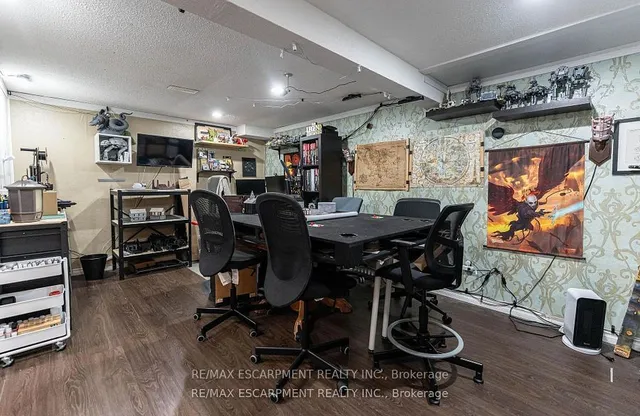 Additional property image - 2323 Glastonbury Rd