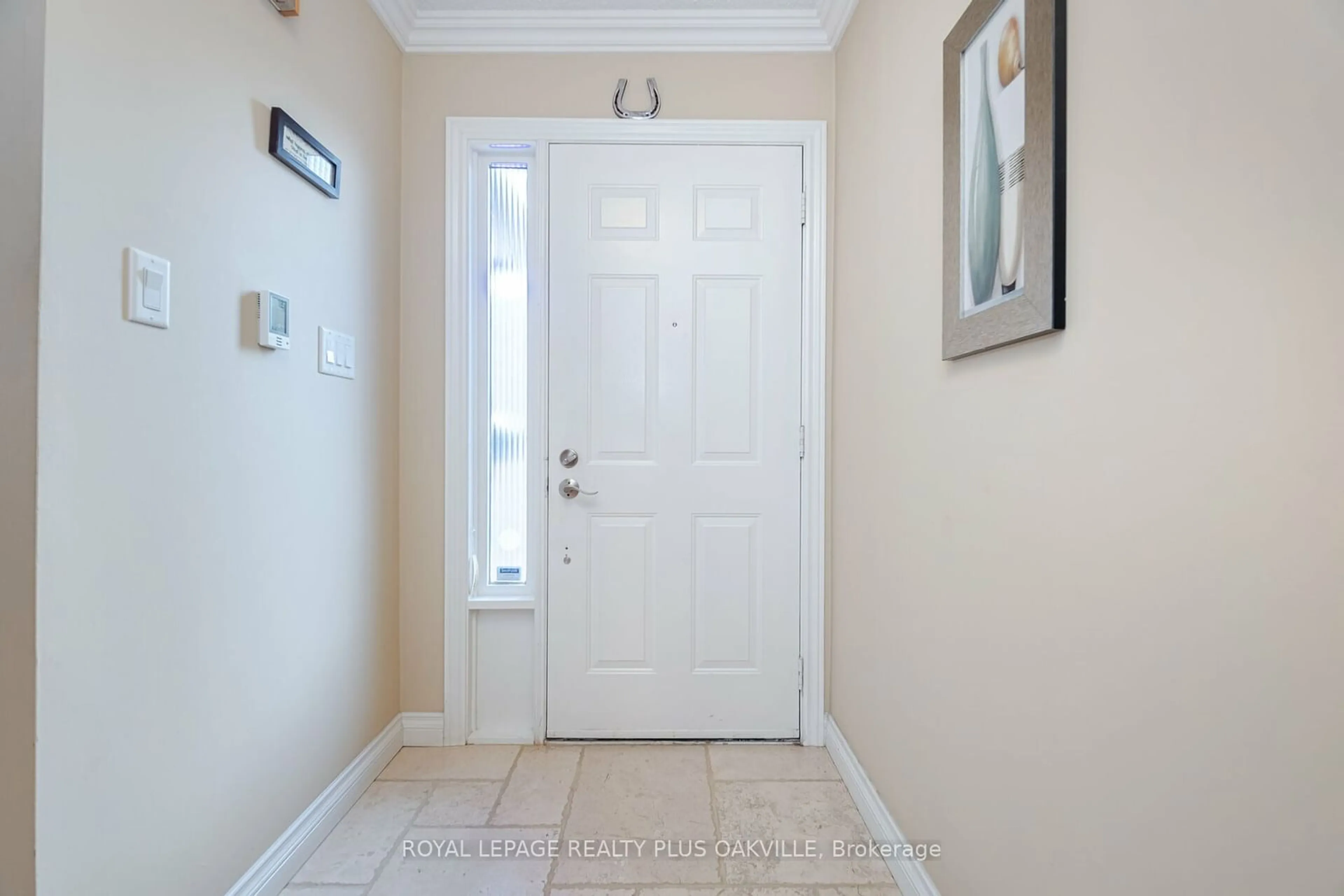 Indoor entryway for 3125 Fifth Line #22, Mississauga Ontario L5L 3S8