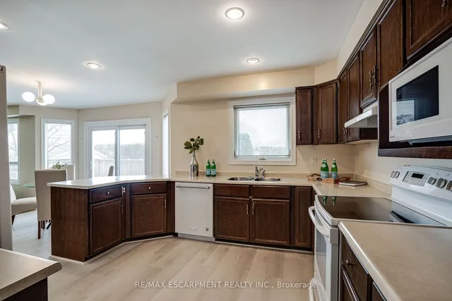 Additional property image - 2198 Charnwood Dr