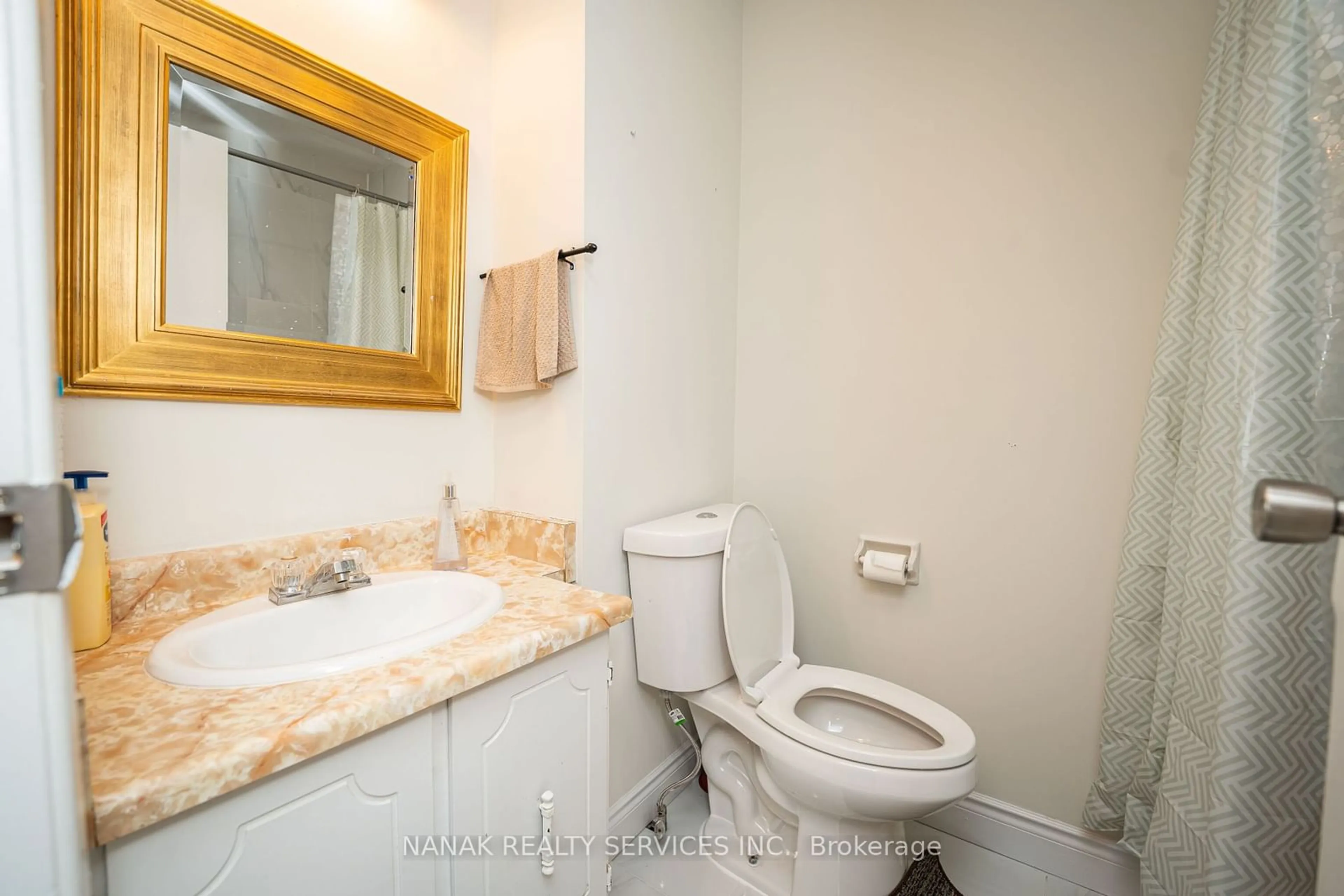 Standard bathroom, unknown for 133 Murray St St, Brampton Ontario L6X 2S5