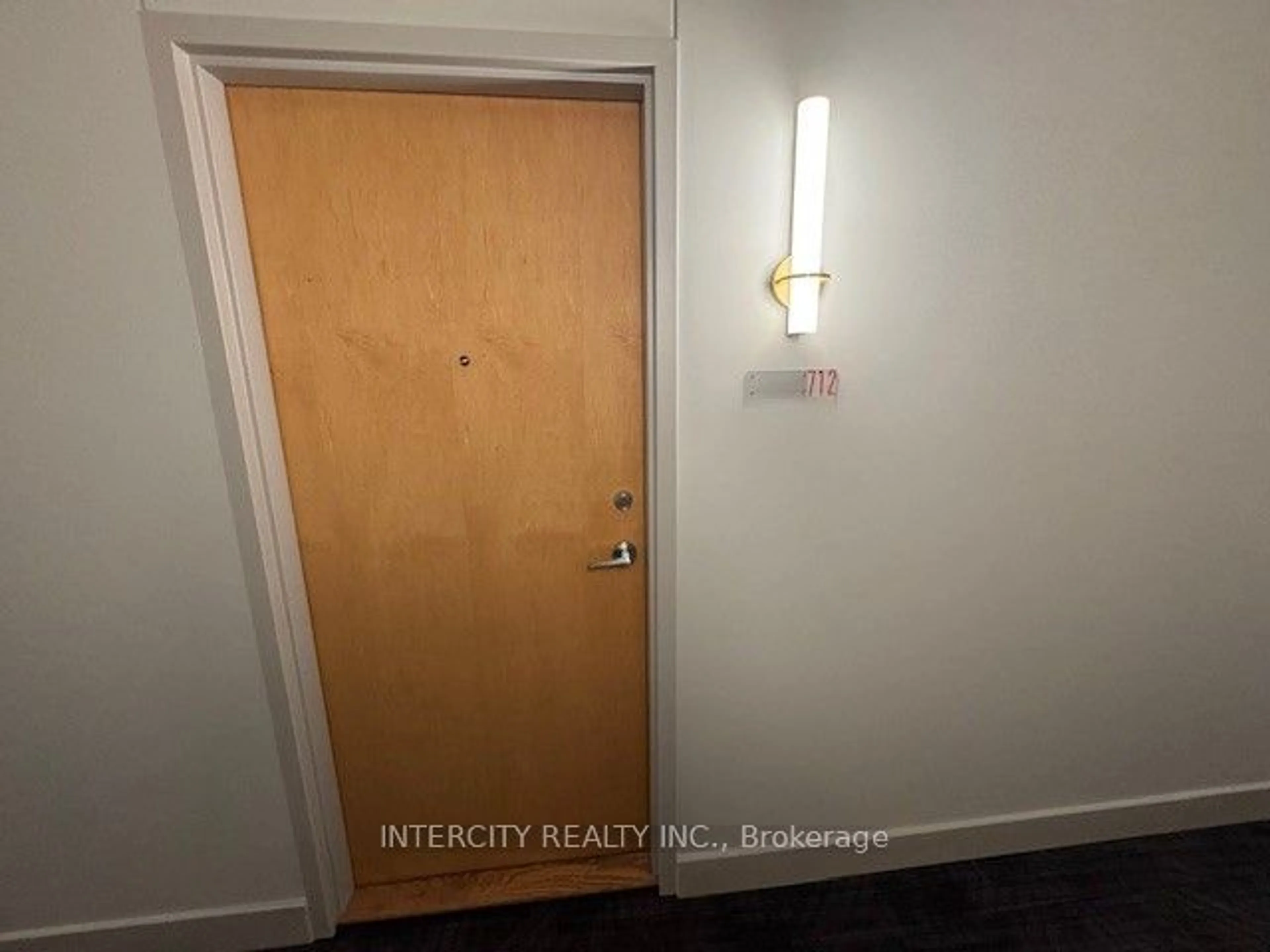 Indoor entryway for 1050 The Queensway Ave #712, Toronto Ontario M8Z 0A8