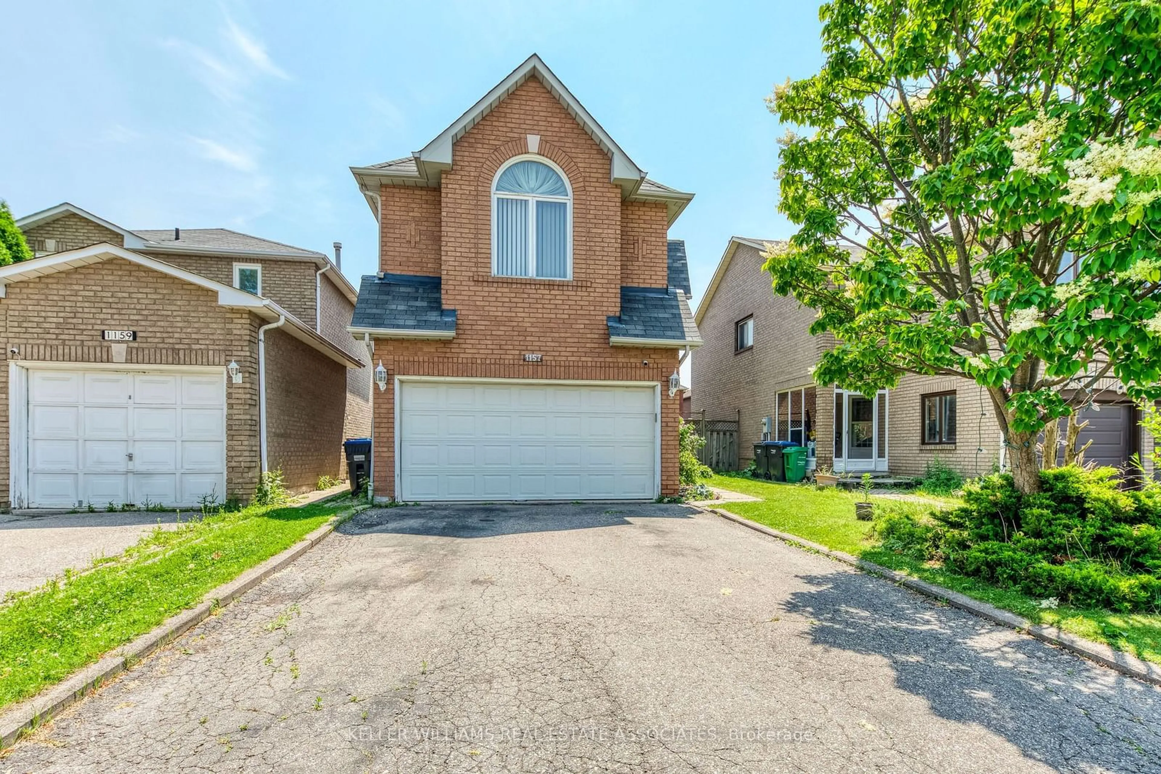 Unknown for 1157 Charminster Cres, Mississauga Ontario L5V 1P9