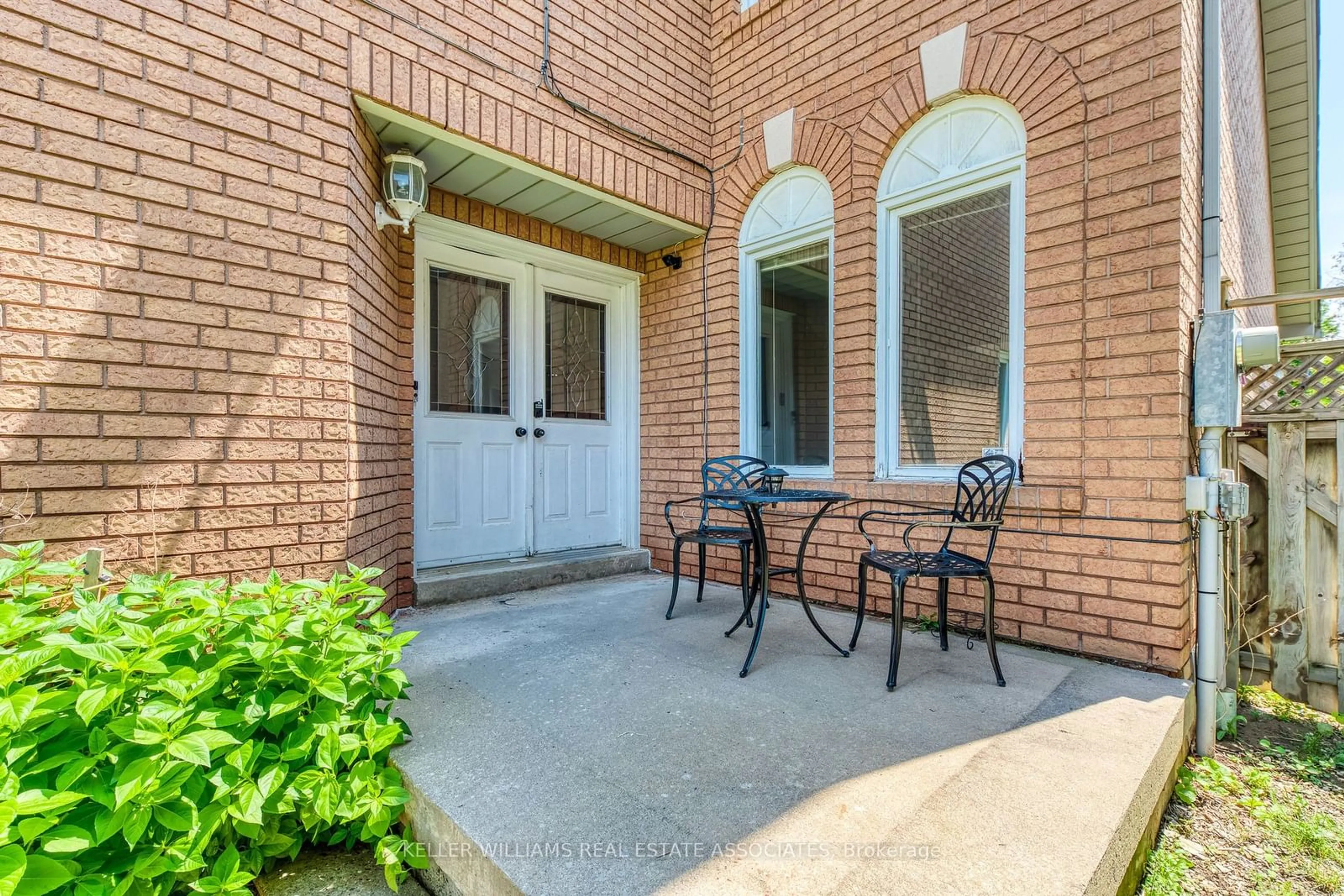 Patio, street for 1157 Charminster Cres, Mississauga Ontario L5V 1P9