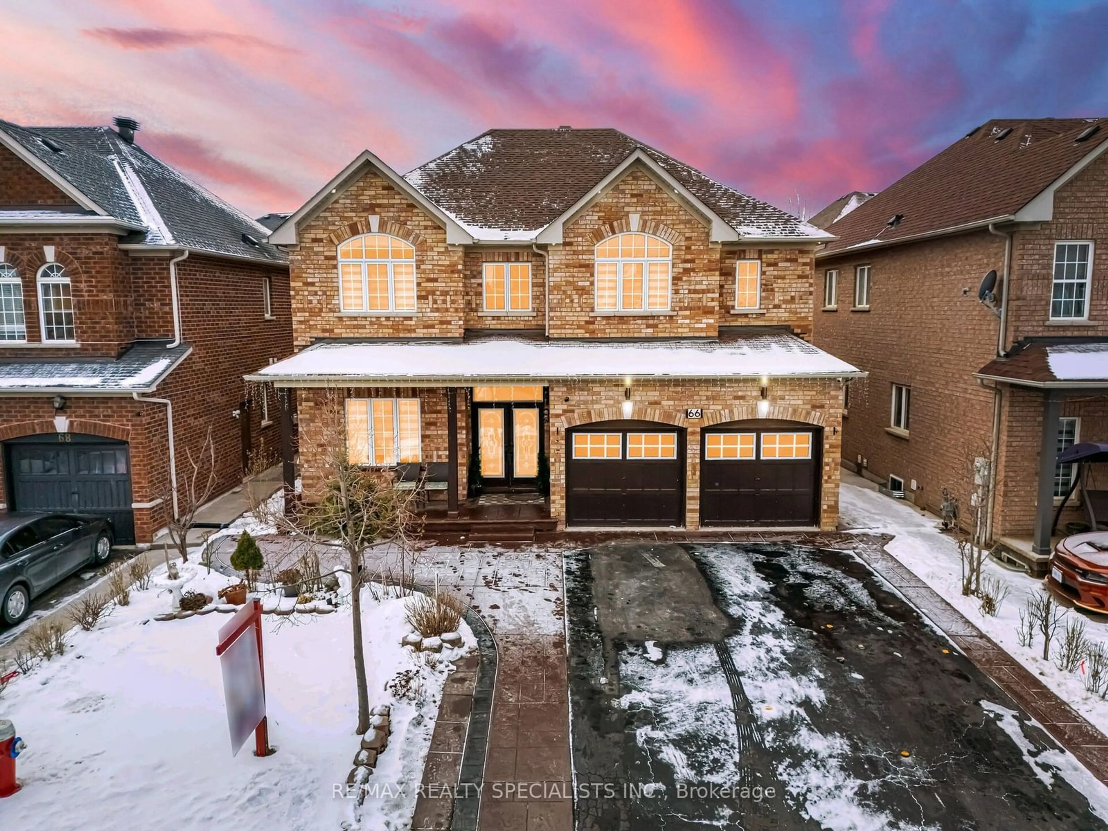 A pic from outside/outdoor area/front of a property/back of a property/a pic from drone, street for 66 Carmel Cres, Brampton Ontario L6P 1Y2