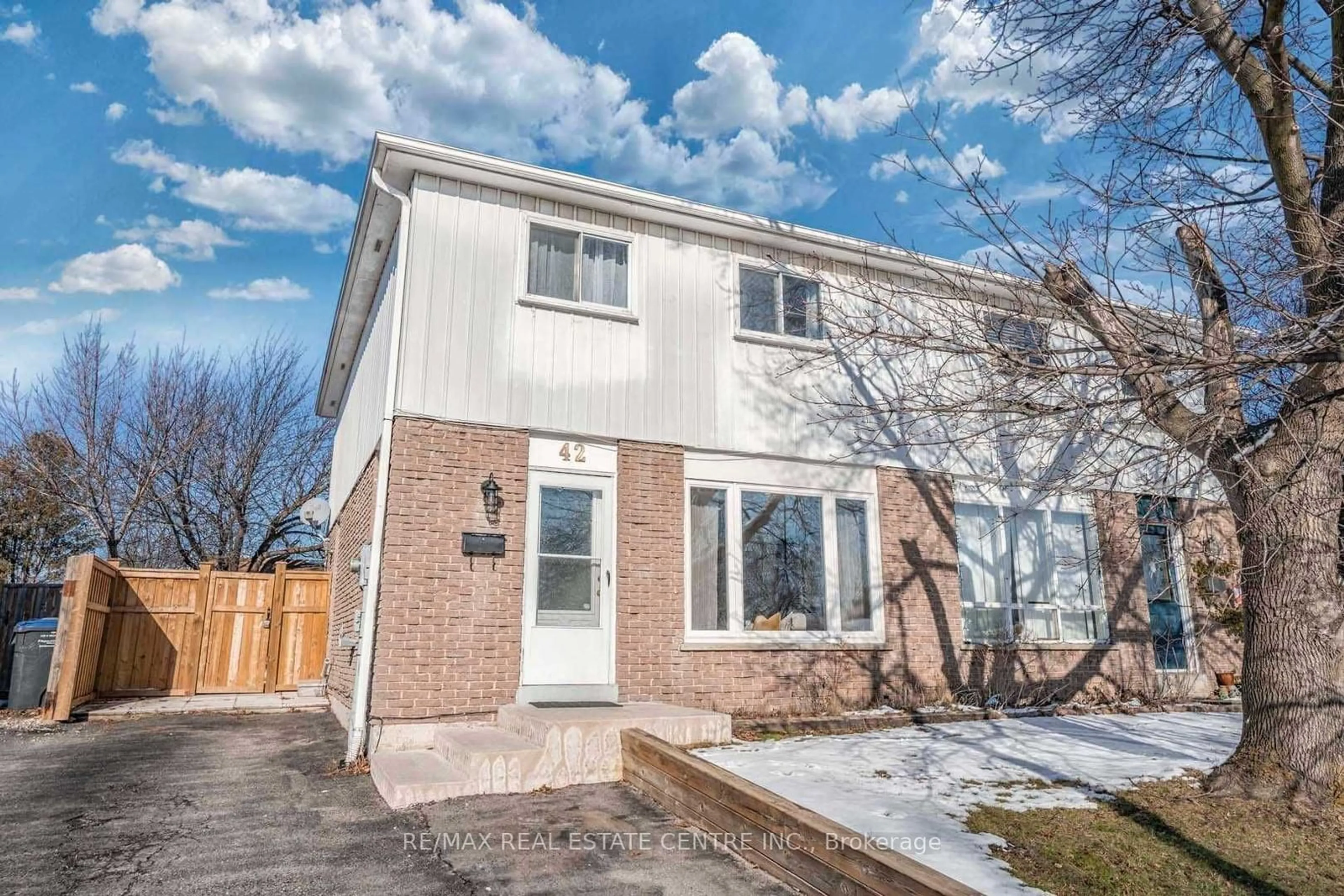 Home with brick exterior material, street for 42 Lauderdale Rd, Brampton Ontario L6V 2B7