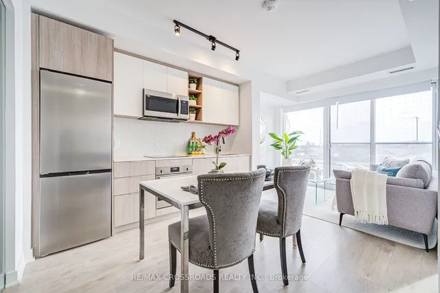 Additional property image - 36 Zorra St Unit 209