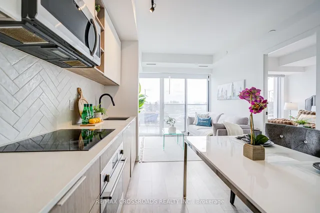 Additional property image - 36 Zorra St Unit 209