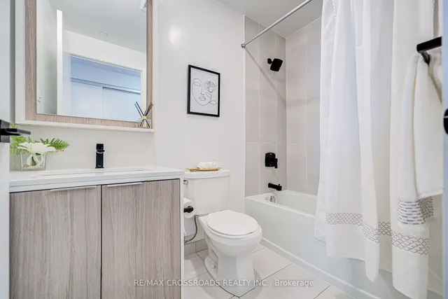 Additional property image - 36 Zorra St Unit 209