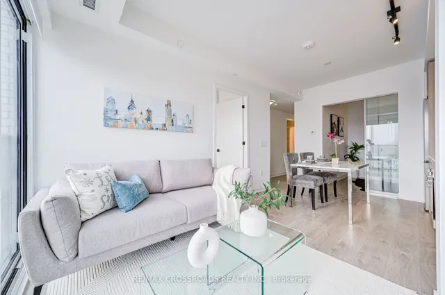 Additional property image - 36 Zorra St Unit 209
