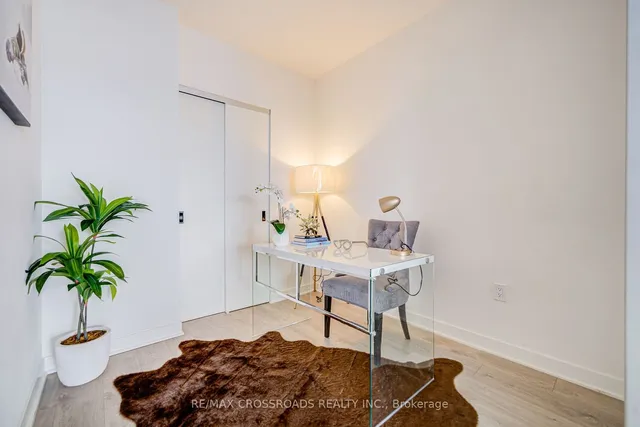 Additional property image - 36 Zorra St Unit 209