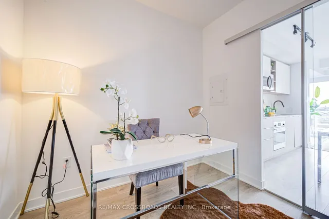 Additional property image - 36 Zorra St Unit 209