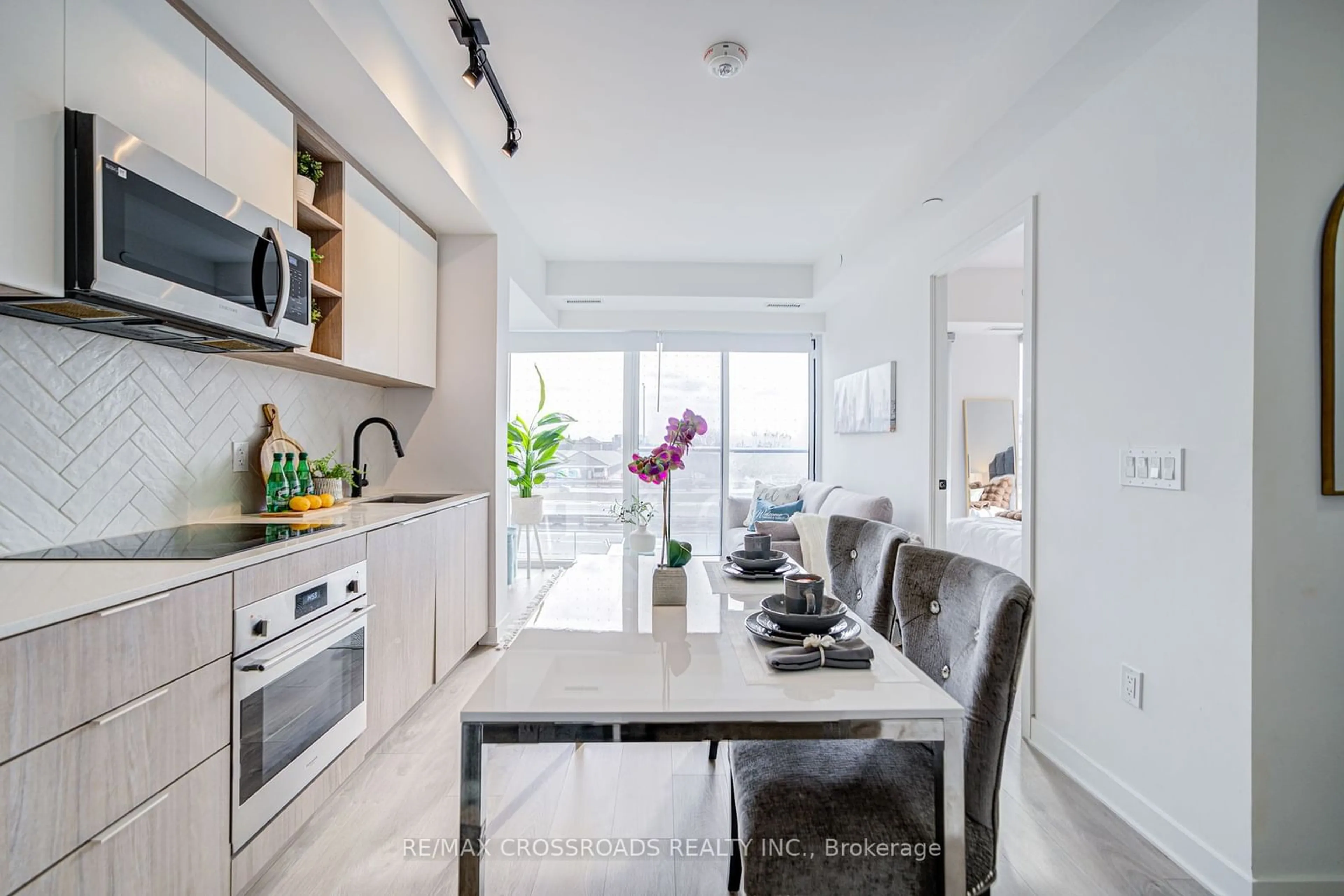 Contemporary kitchen, ceramic/tile floor for 36 Zorra St #209, Toronto Ontario M8Z 0G5