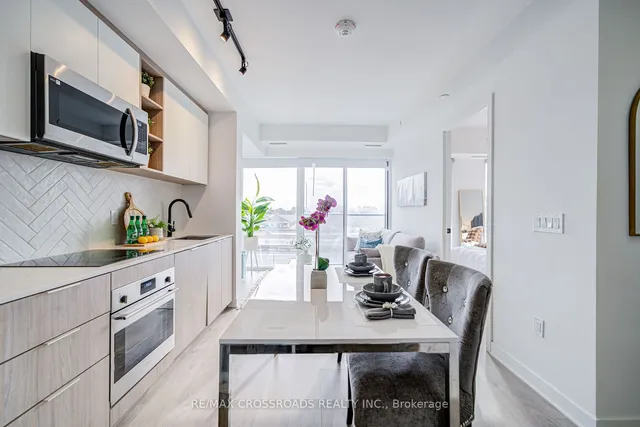 Additional property image - 36 Zorra St Unit 209