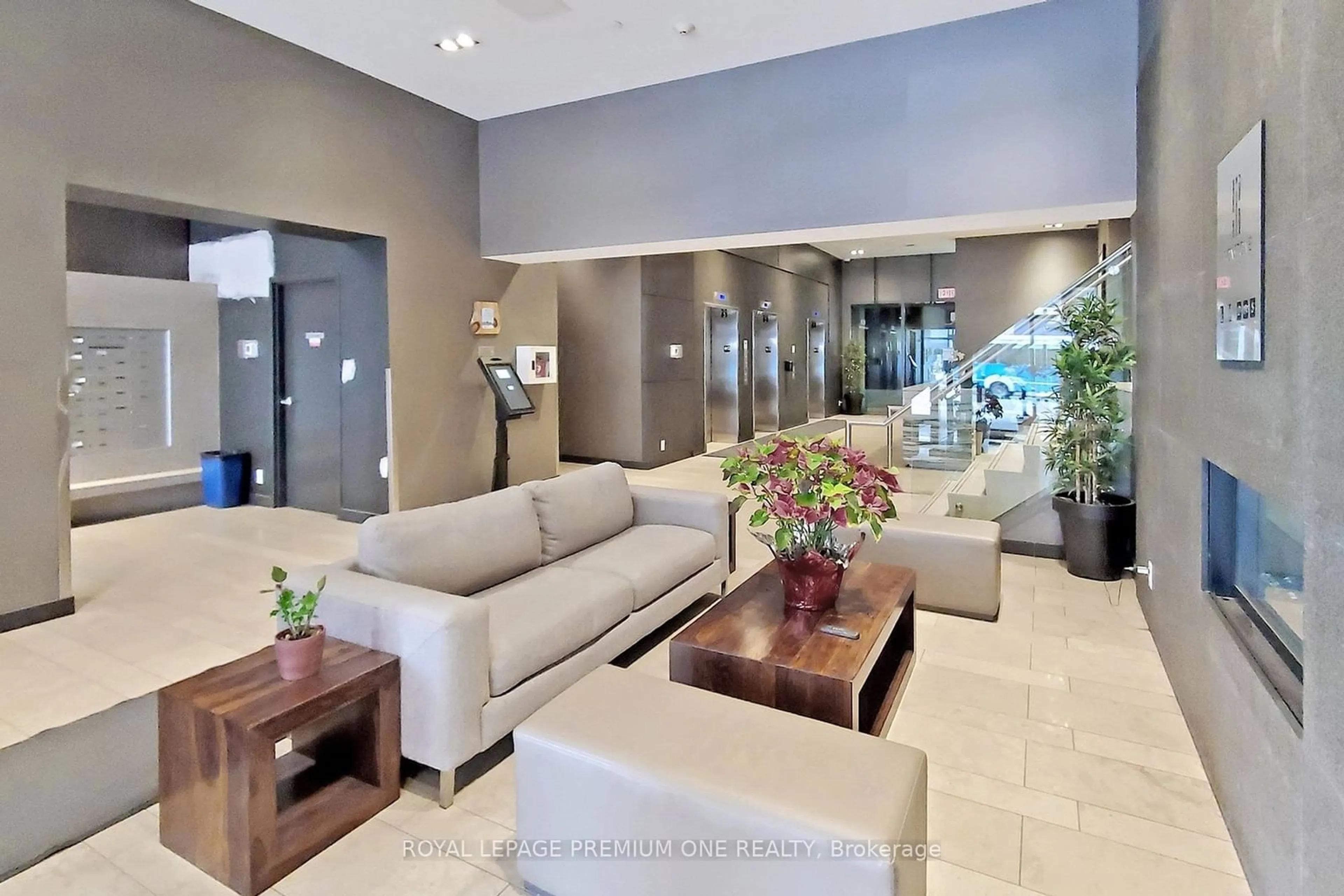 Lobby for 1940 Ironstone Dr #416, Burlington Ontario L7L 0E4