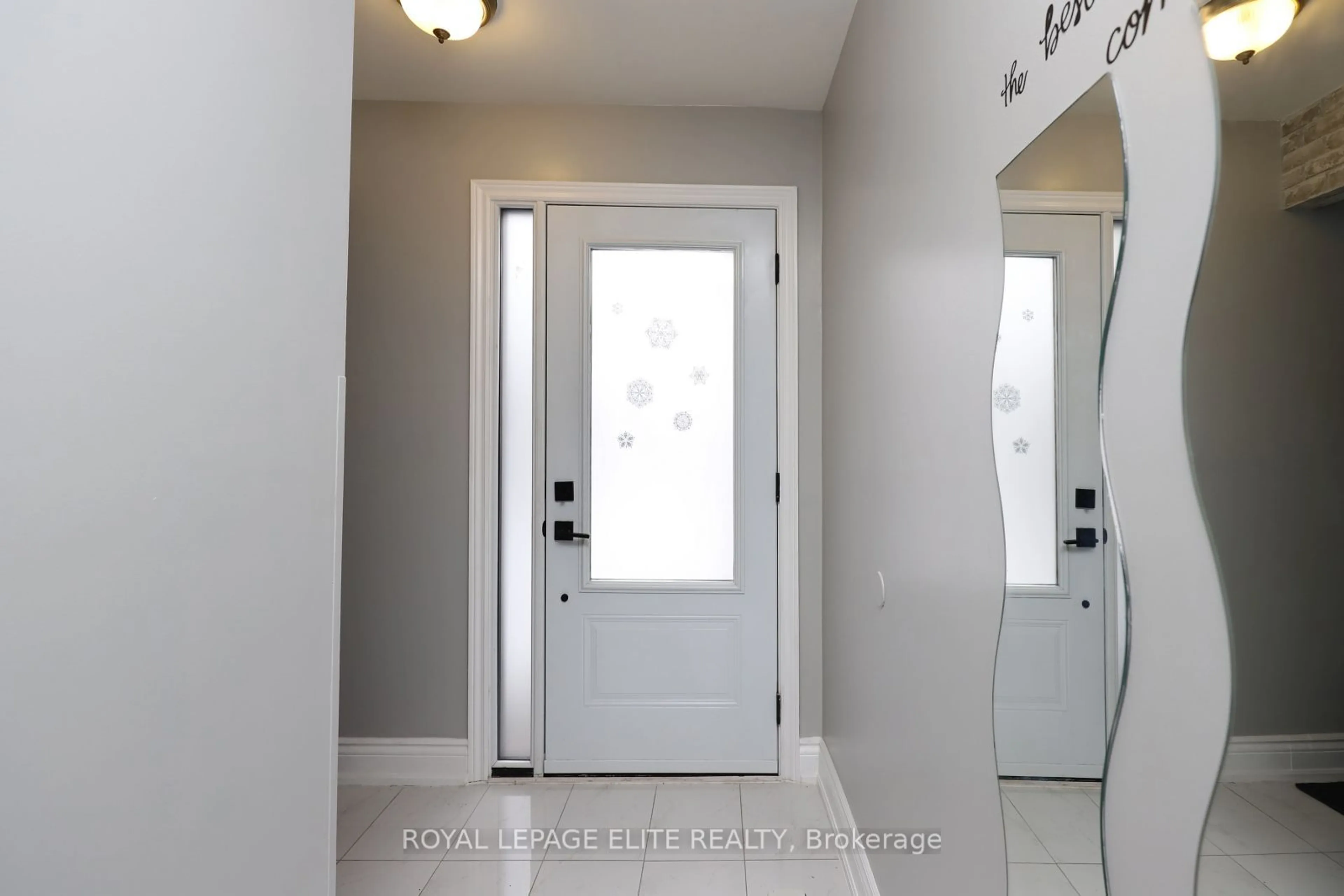 Indoor entryway for 1174 KELSEY Crt #12, Oakville Ontario L6H 5E3