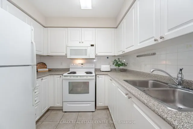 Additional image 31 of 17 Michael Power Pl Unit 606