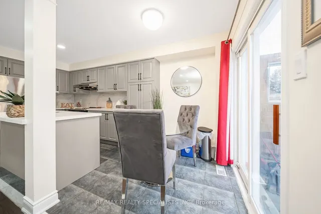 Additional property image - 72 Ridgefield Crt
