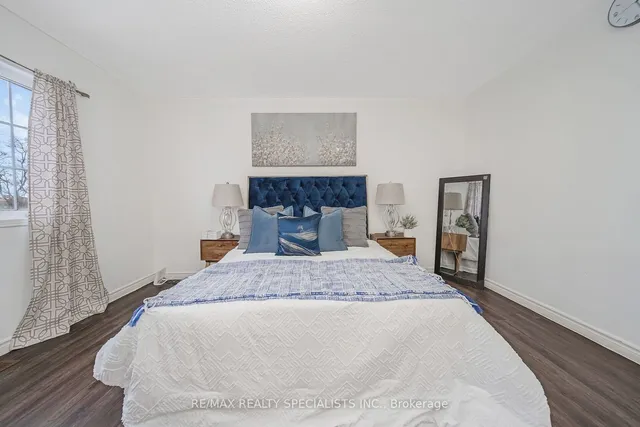 Additional property image - 72 Ridgefield Crt