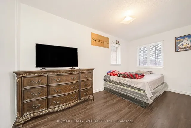 Additional property image - 72 Ridgefield Crt