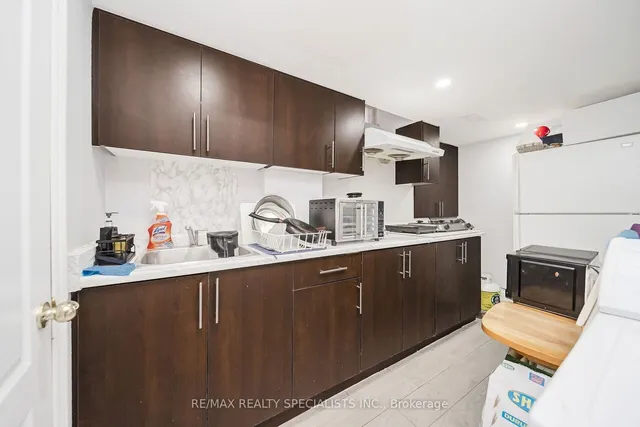 Additional property image - 72 Ridgefield Crt