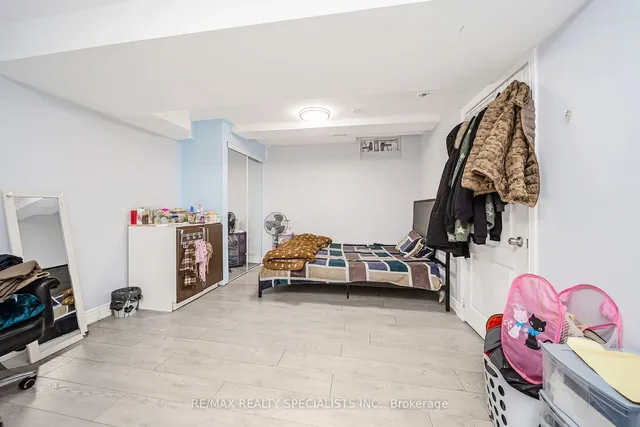 Additional property image - 72 Ridgefield Crt