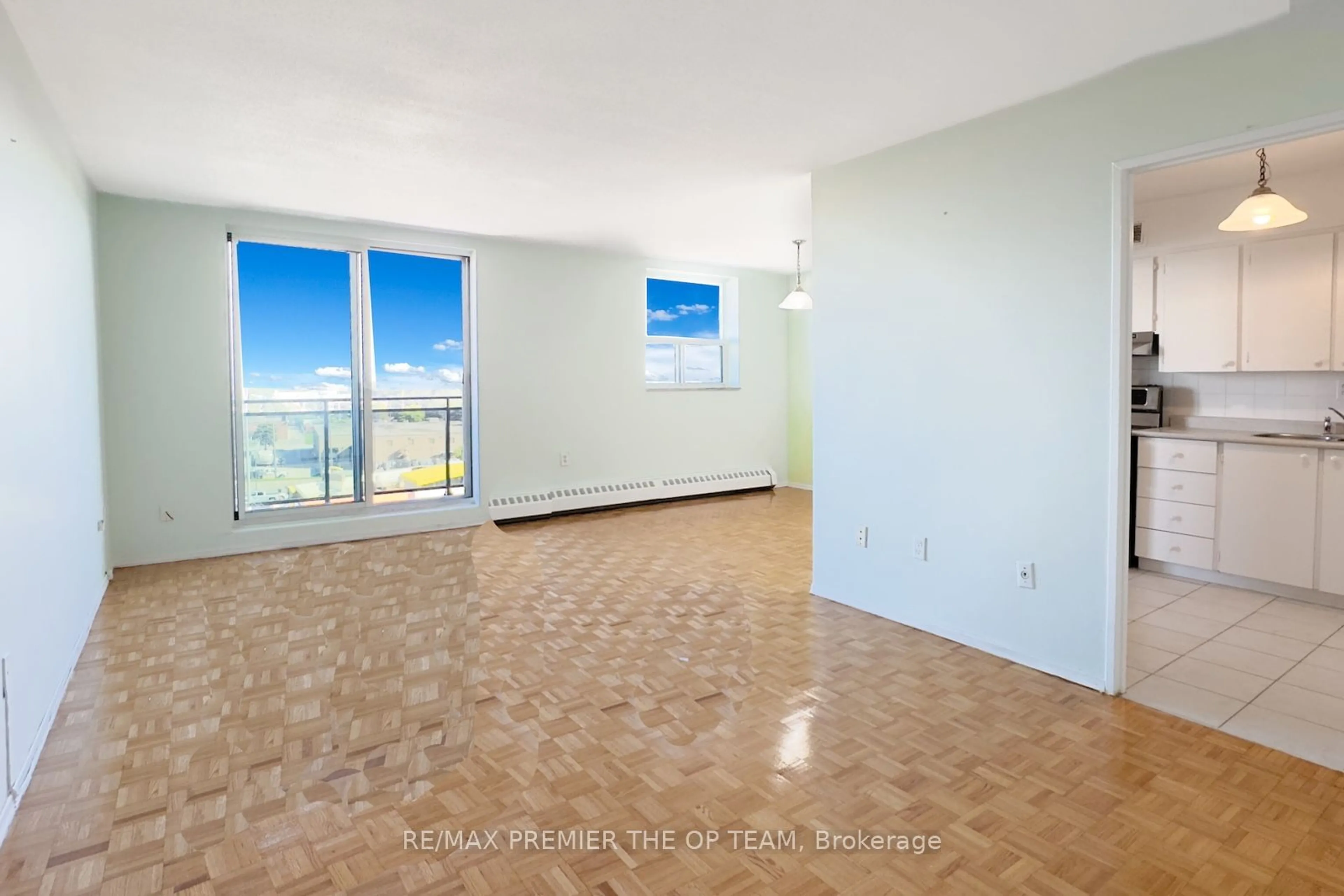 A pic of a room for 3533 Derry Rd #607, Mississauga Ontario L4T 1B1