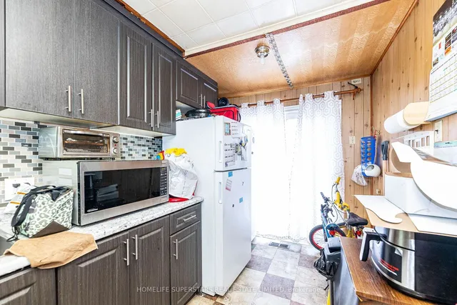 Additional property image - 3130 Merritt Ave