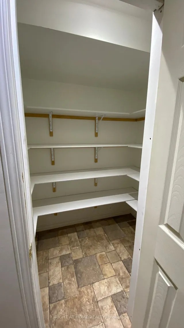 Additional image 12 of 1100 Bonin Cres