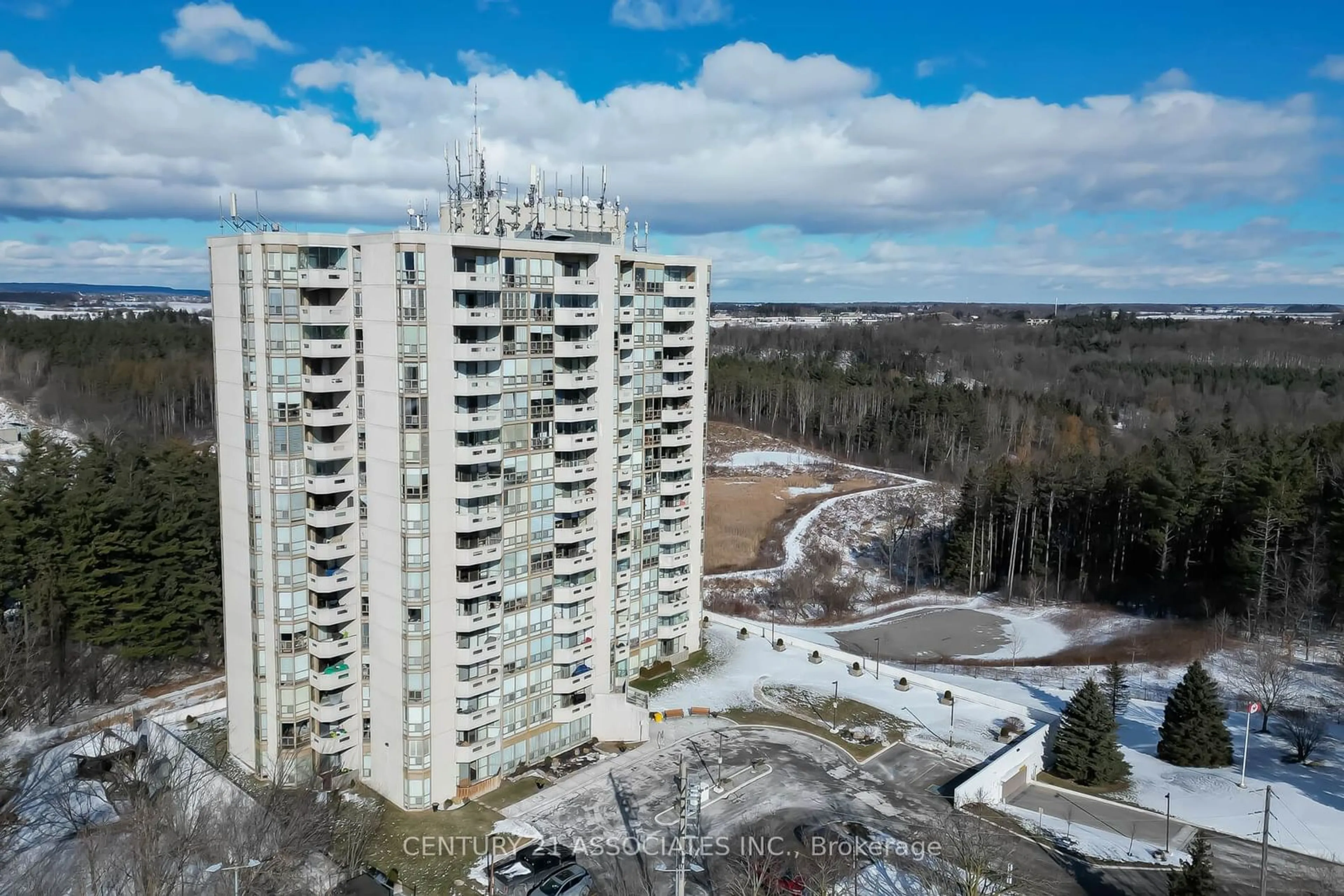 A pic from outside/outdoor area/front of a property/back of a property/a pic from drone, building for 20 McFarlane Dr #805, Halton Hills Ontario L7G 5J8