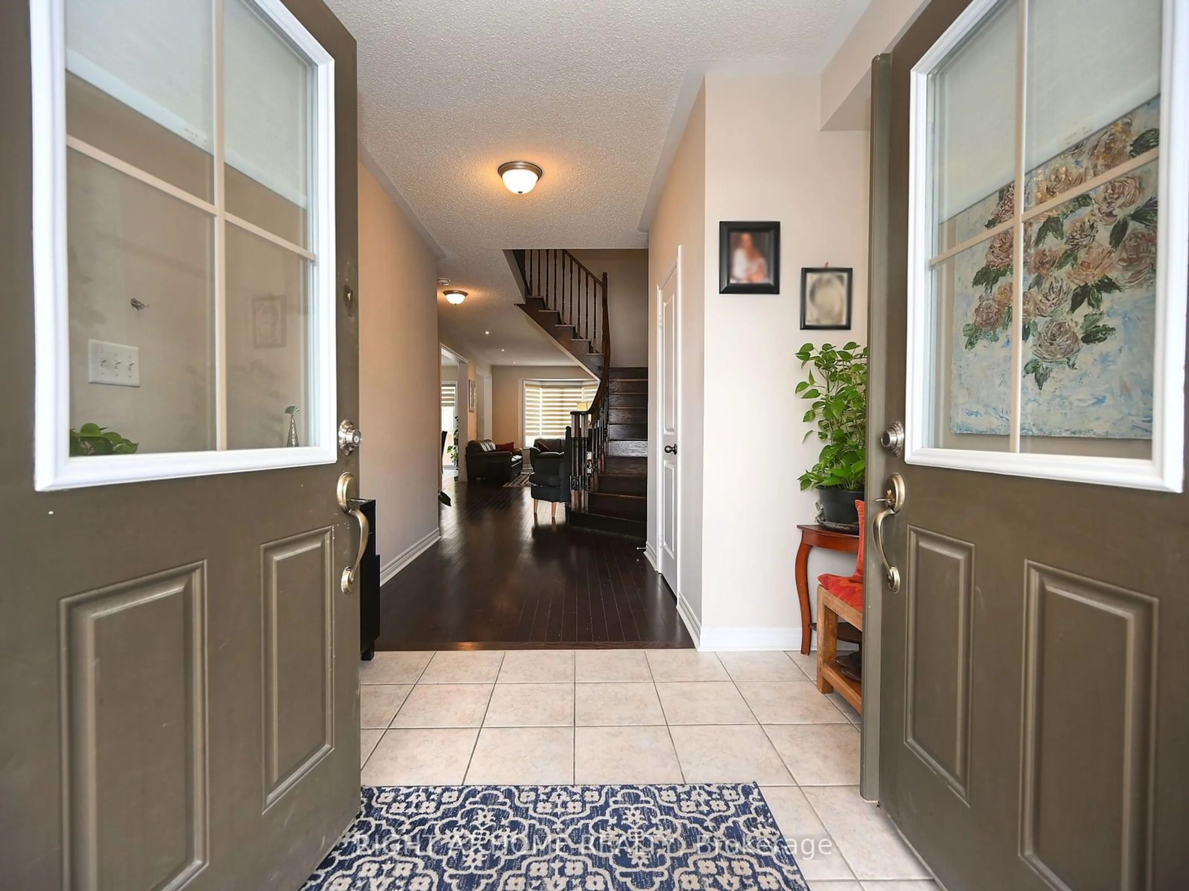 Indoor entryway for 41 Merrybrook Tr, Brampton Ontario L7A 4V9