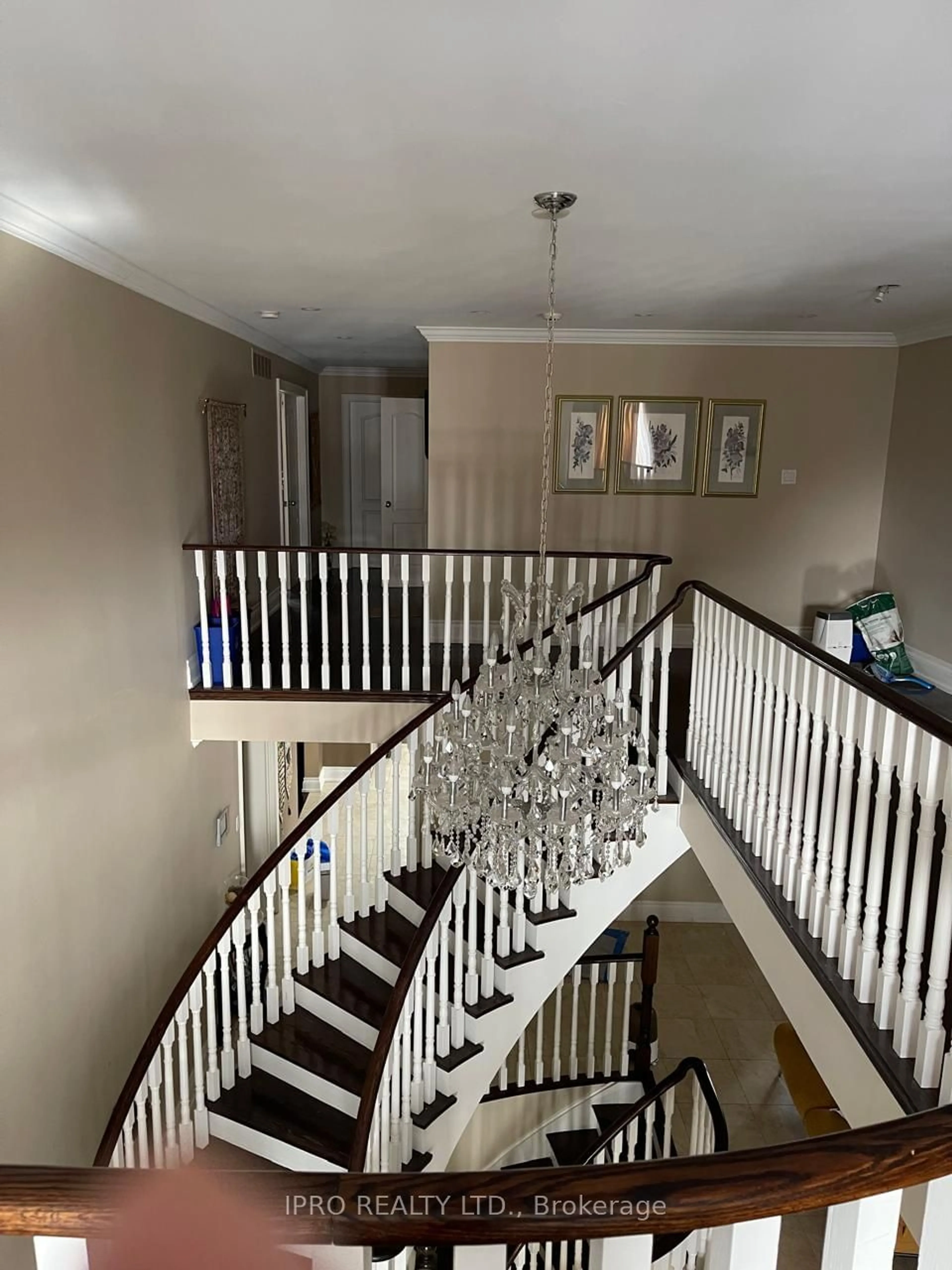 Stairs for 2215 Rosegate Dr, Mississauga Ontario L5M 5A5