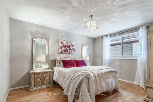 Additional property image - 984 Easterbrook Ave