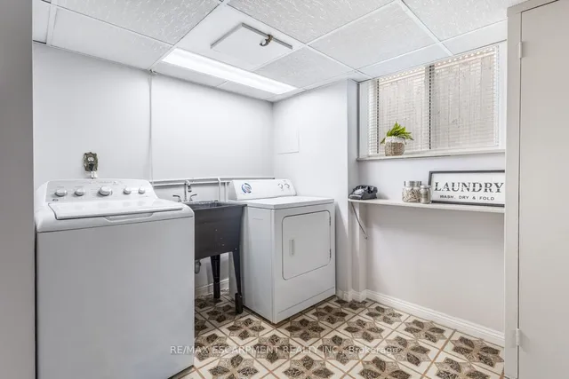 Additional property image - 984 Easterbrook Ave